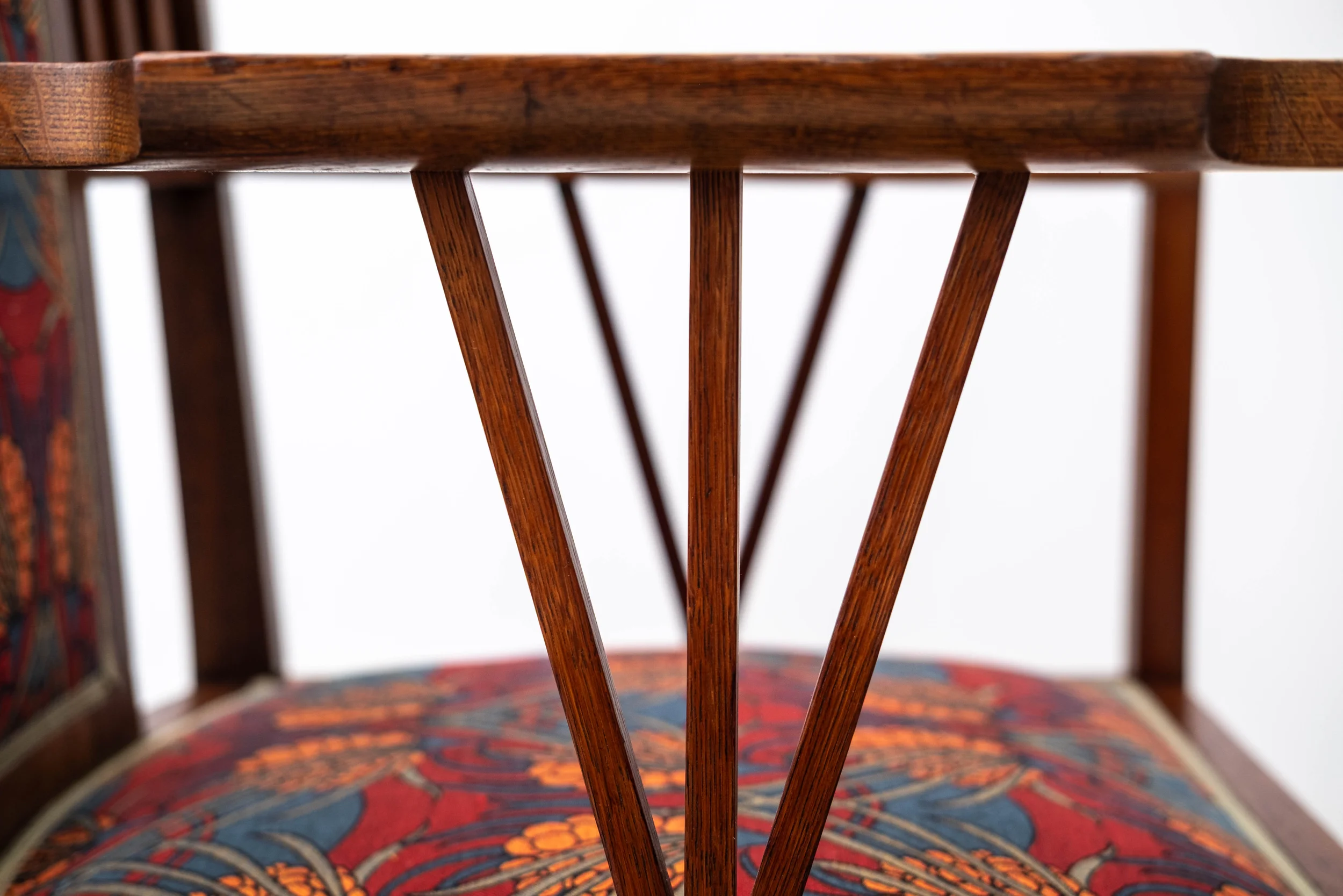 Detail: Sideview of armchair by J. M. Olbrich (2nd Secession Exhibition, Vienna, 1898)