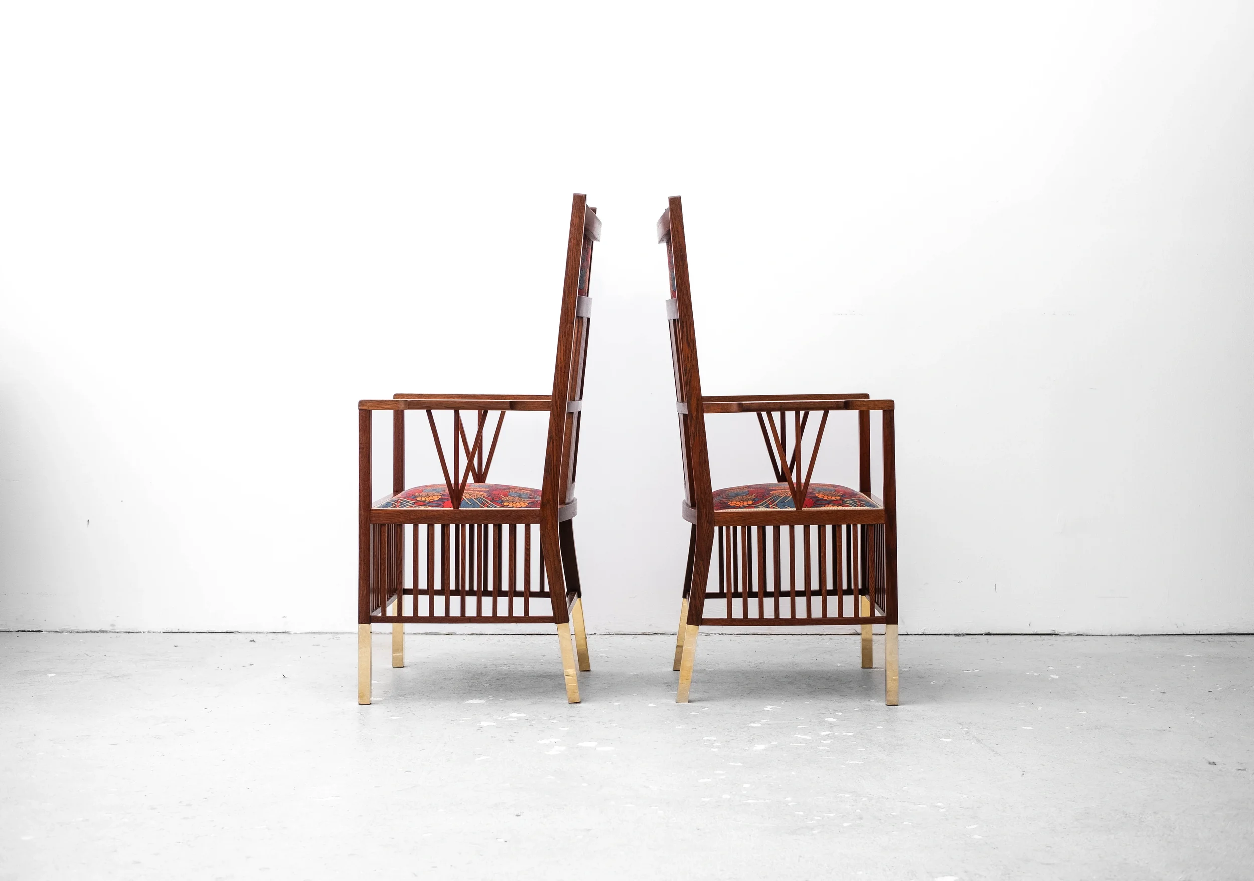 Pair of armchairs by J. M. Olbrich (2nd Secession Exhibition, Vienna, 1898) - Sideview