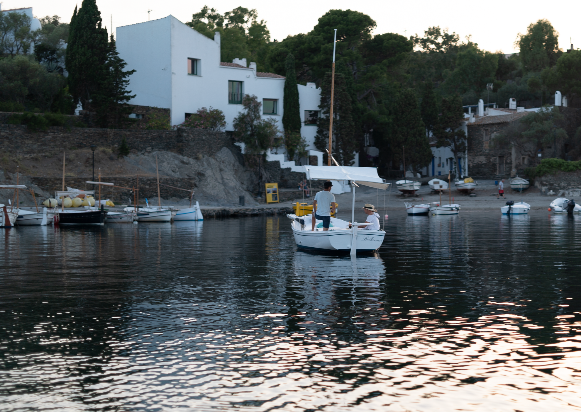 Private wooden boat tour departing from Port Lligat directly in front of the Salvador Dalí House in Cadaqués.