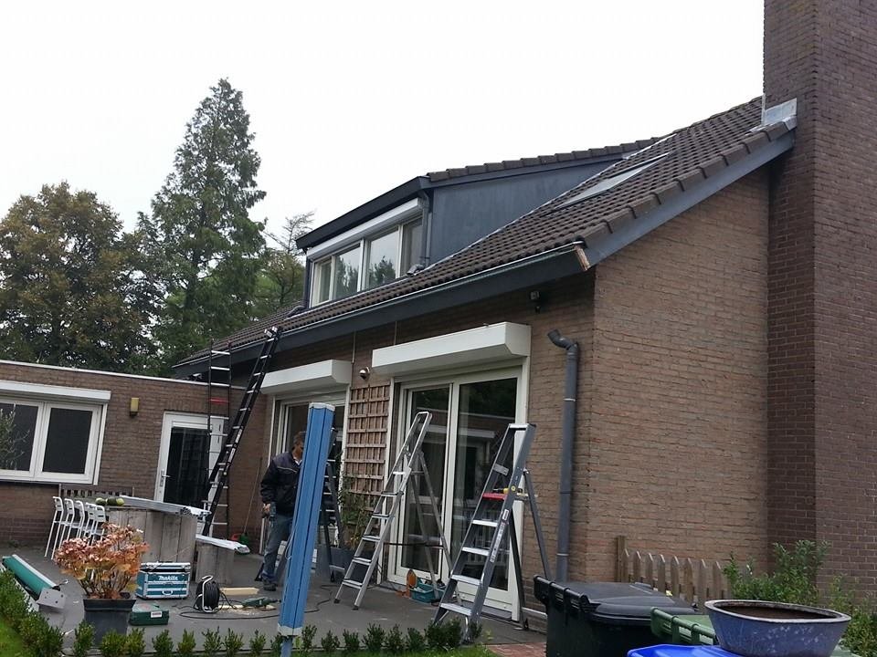 ribar in zaamslag aan het werk.jpg