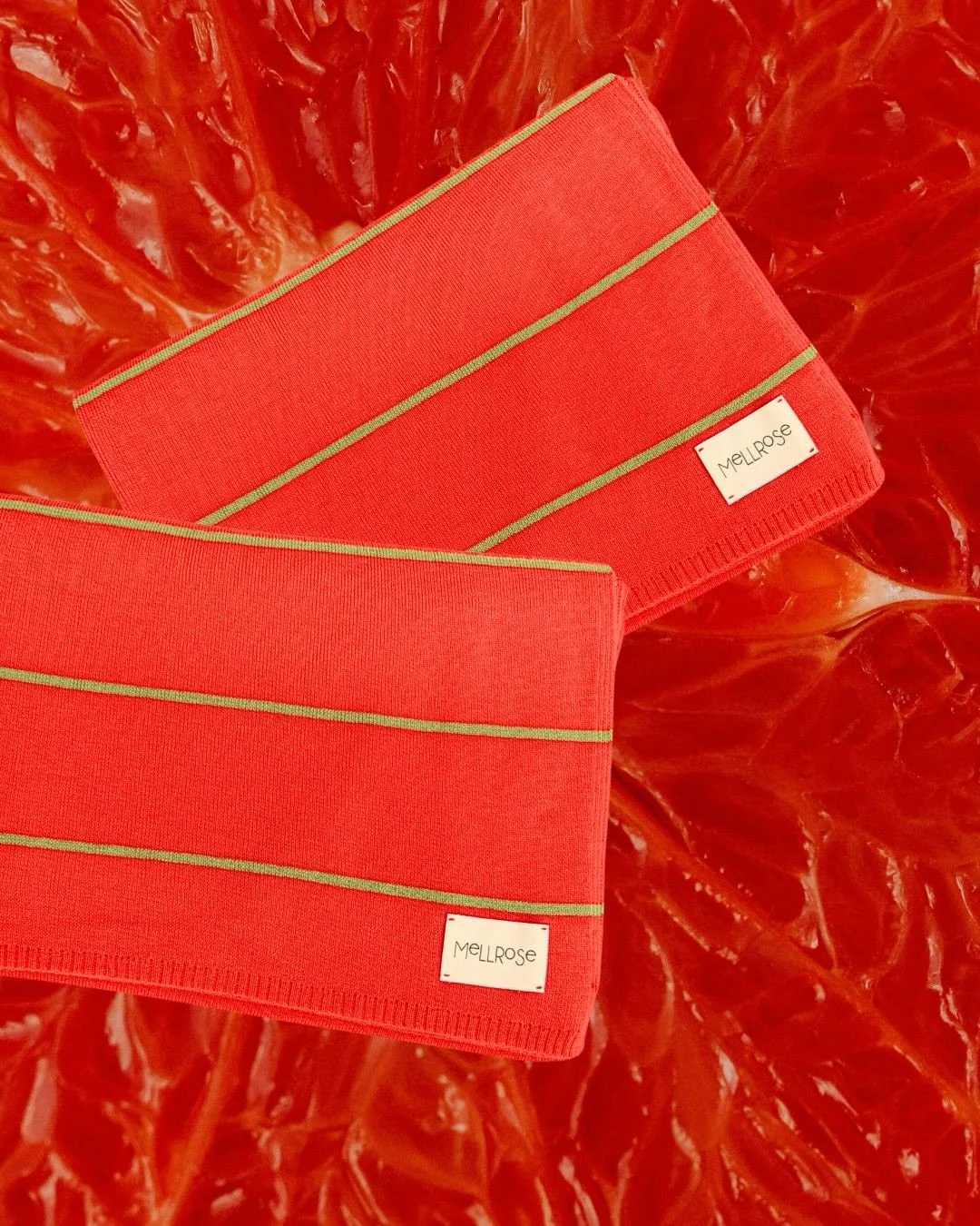 Het &lsquo;bloodorange&rsquo; dekentje brengt kleur in dagelijkse momenten, zonder in te boeten op zachtheid.
Voor ouders die niet kiezen voor standaard.

#mellrose #merinowol #babymerk #duurzaamouderschap #babyproducten