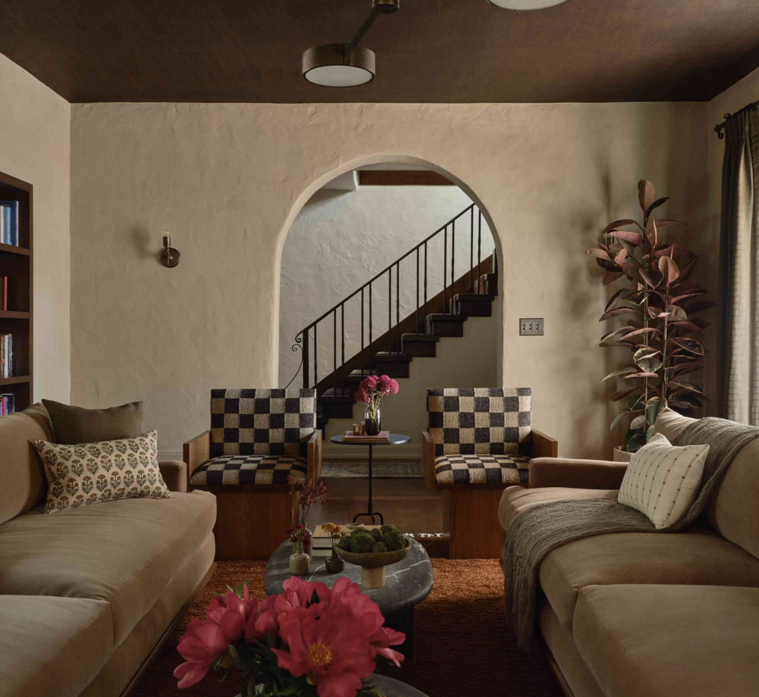 Private Discussion in Richmond, Virginia