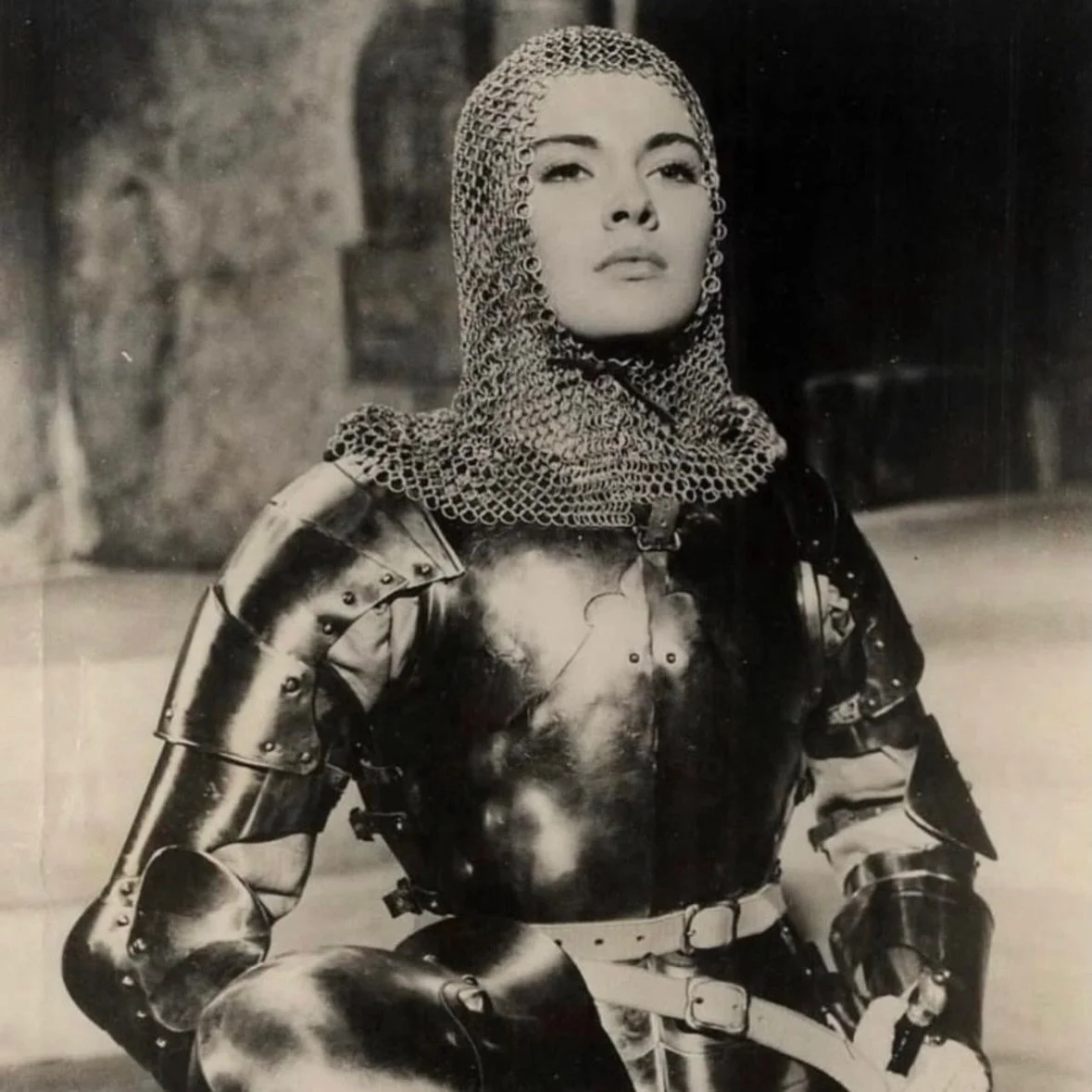 Ready for a cabaret? Dinner and a Show every Wednesday at the Roses 💋

Jan 21, 28 with @the_virgin_x and @dimblekeys 

Feb 4, 11, 18, 25 with @barbs.co.uk and @jmallinsonb 

🥀 See you there 🥀