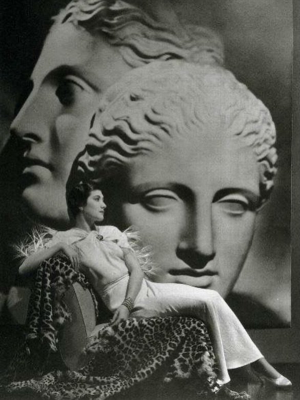 Dinner and a Show every Wednesday at the Roses. Welcoming @hershdagmarr throughout March for an intimate residency exploring the haunted tale of a forgotten performer. 

Ticket links in bio 💋 

Looking for a show in Feb? Last few tickets for @jmalli