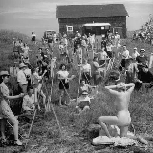 Have you been to our monthly Queer life drawing at the Roses? Join us this Sunday for a casual drawing session with a cocktail (sober or boozy) and queers! 

June 14th with @psionic_resonance 
July 12th with @hotboiyo 
August 16th with @sado.thestran