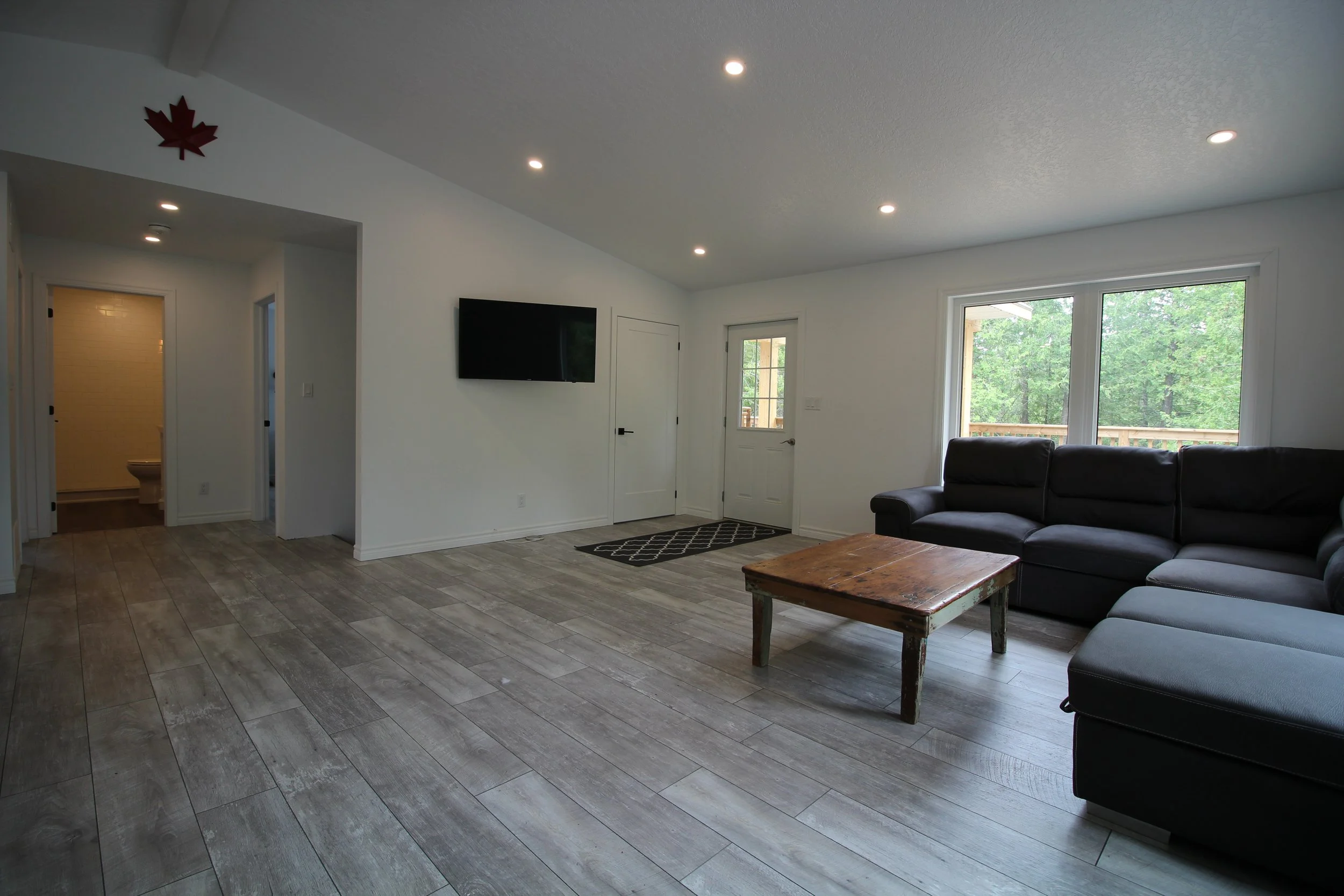 1livingroom1.JPG