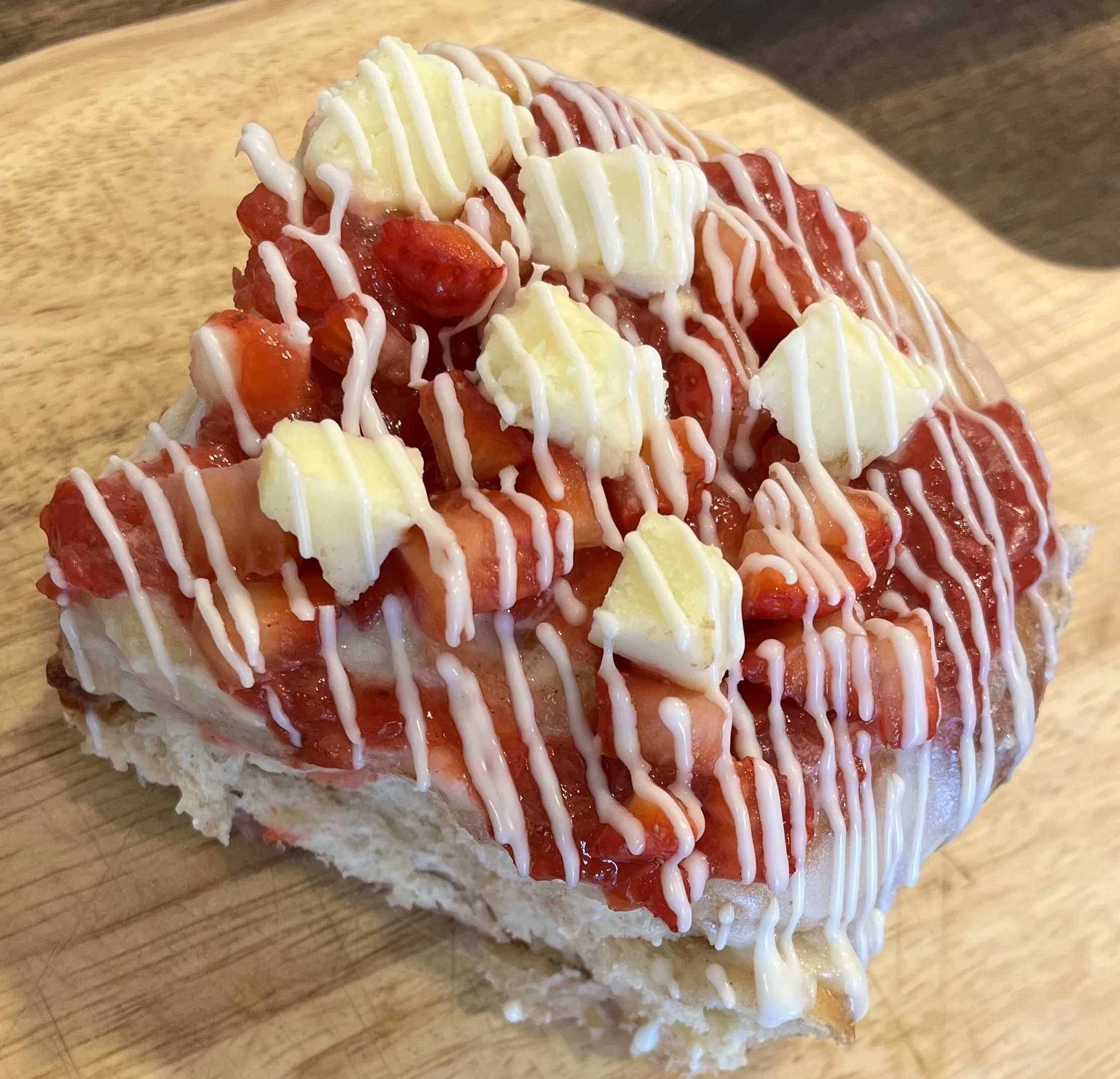 Strawberry Cheesecake Sweetz Roll