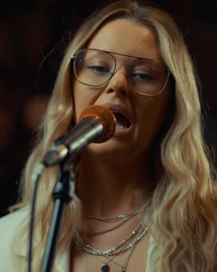 Had a great time shooting @lusaintmusic at Fiction Studios for her upcoming releases! Head over to her page to watch the full video 🐻 

For this one we ran 2 x FX6s, a small lighting set up and really leant into the studios already awesome aesthetic