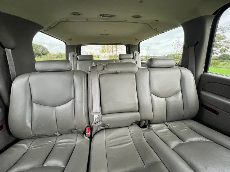 2003-chevrolet-suburban-68fa510e36174.webp