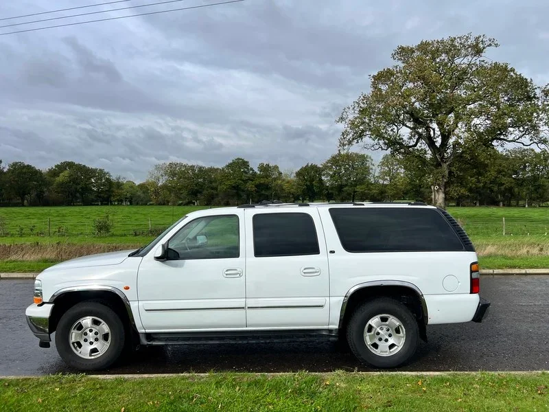 2003-chevrolet-suburban-68fa510e32318.webp