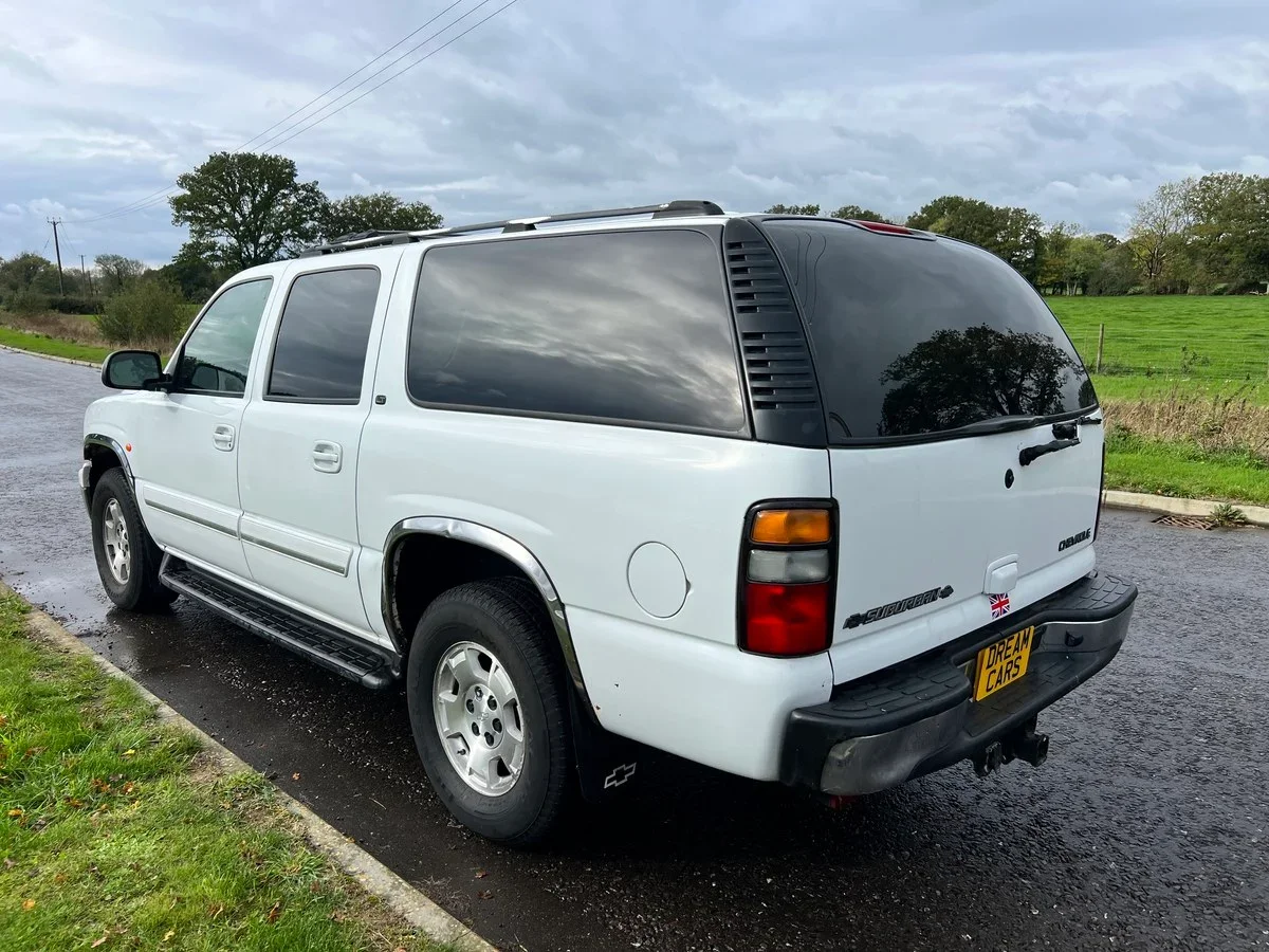 2003-chevrolet-suburban-68fa510e32857.webp