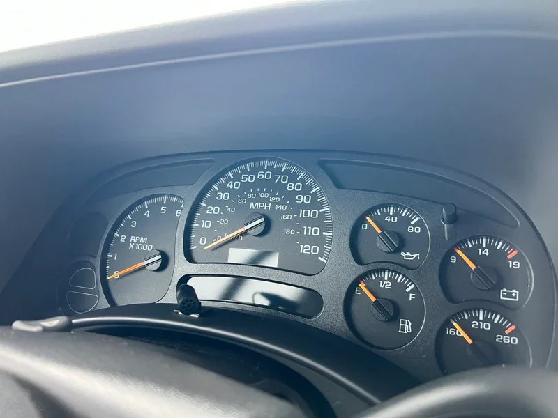 2003-chevrolet-suburban-68fa510e371a9.webp