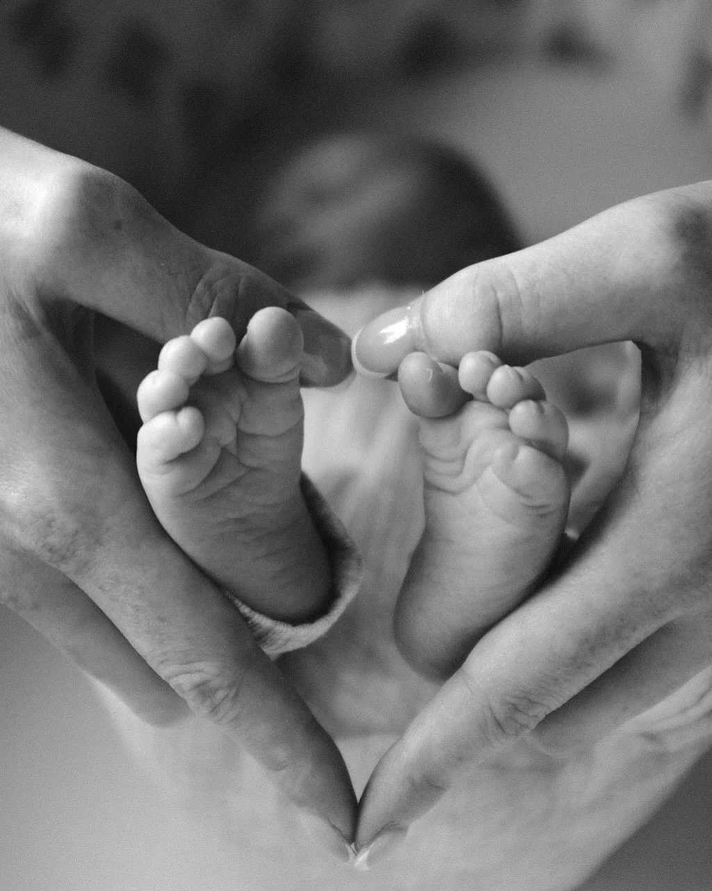 Happy to announce I am officially back working and taking enquiries again 📸🤍 

I took a long break from personal work, had my beautiful baby boy in 2024 and soaked up every moment of my maternity leave. Here he is at just 1 month old, oh how time f