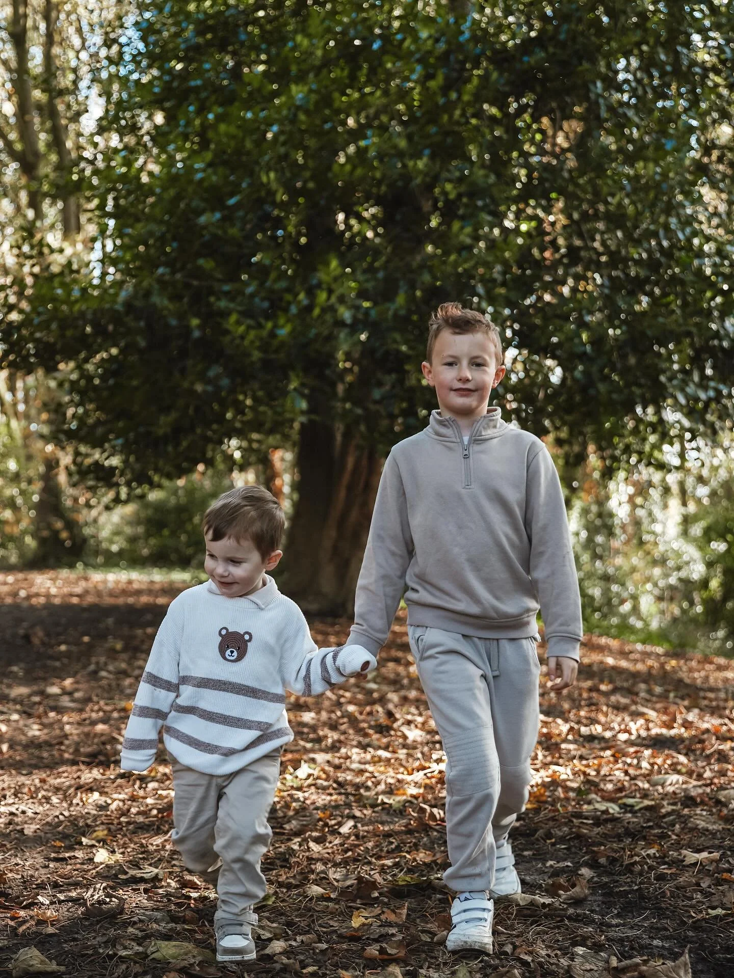 Golden autumn 🍂🌅💛 

Dm to book your mini family shoot, a gorgeous way of gifting to loved ones