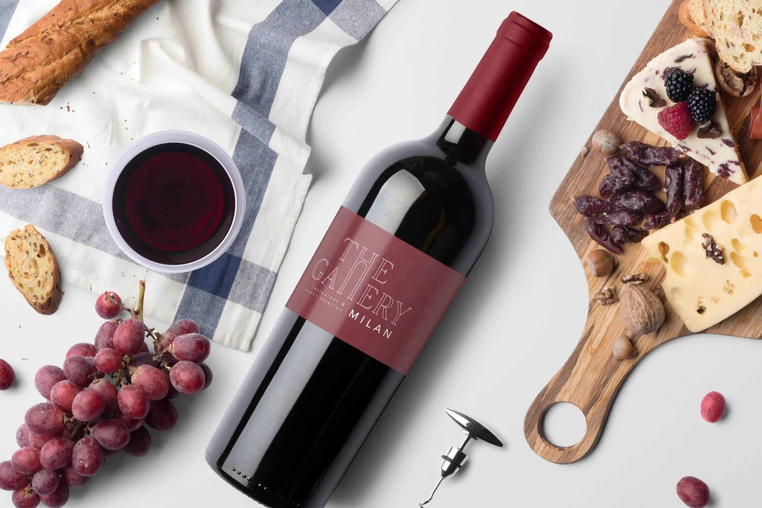 Wijnfles The Gallery_edited.jpg