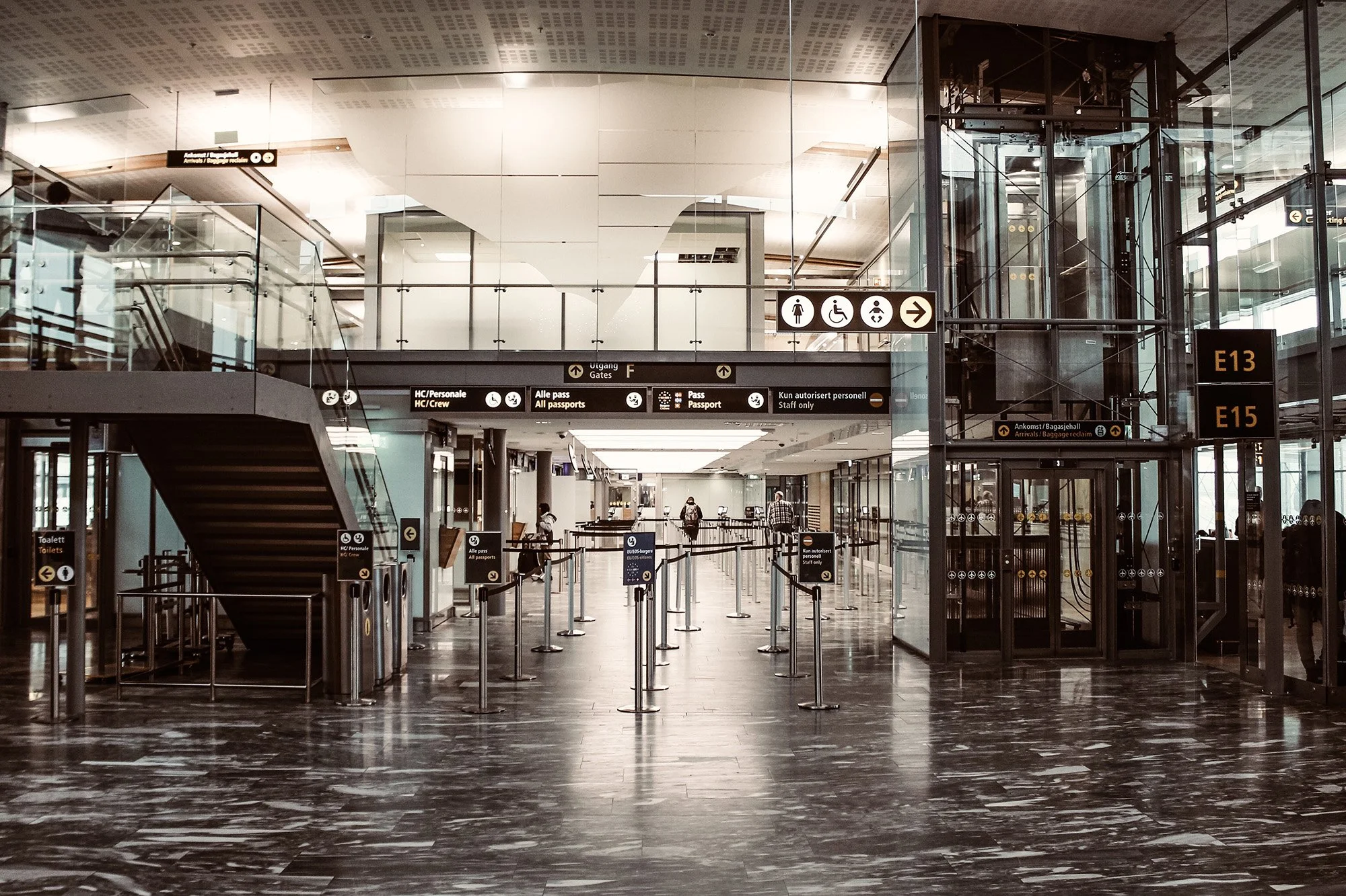 5ba2005793ee24e67bade35a_tr42 front.jpg