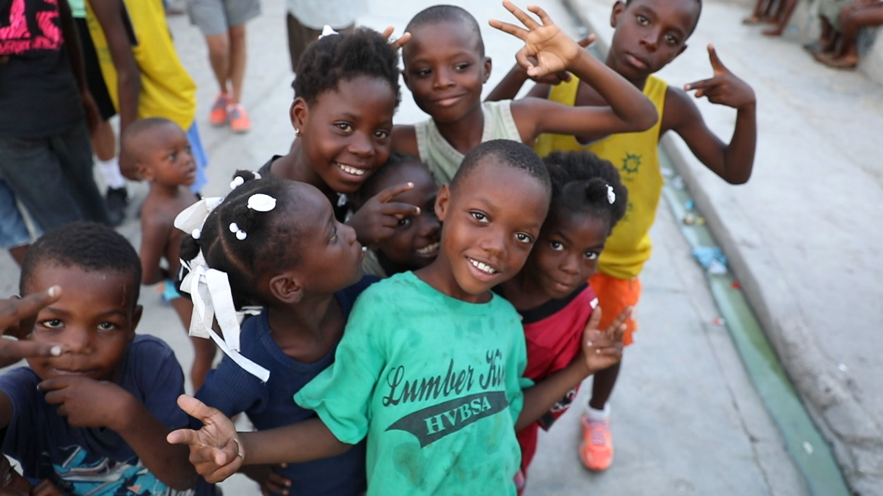 Social Media - Group of kids.png