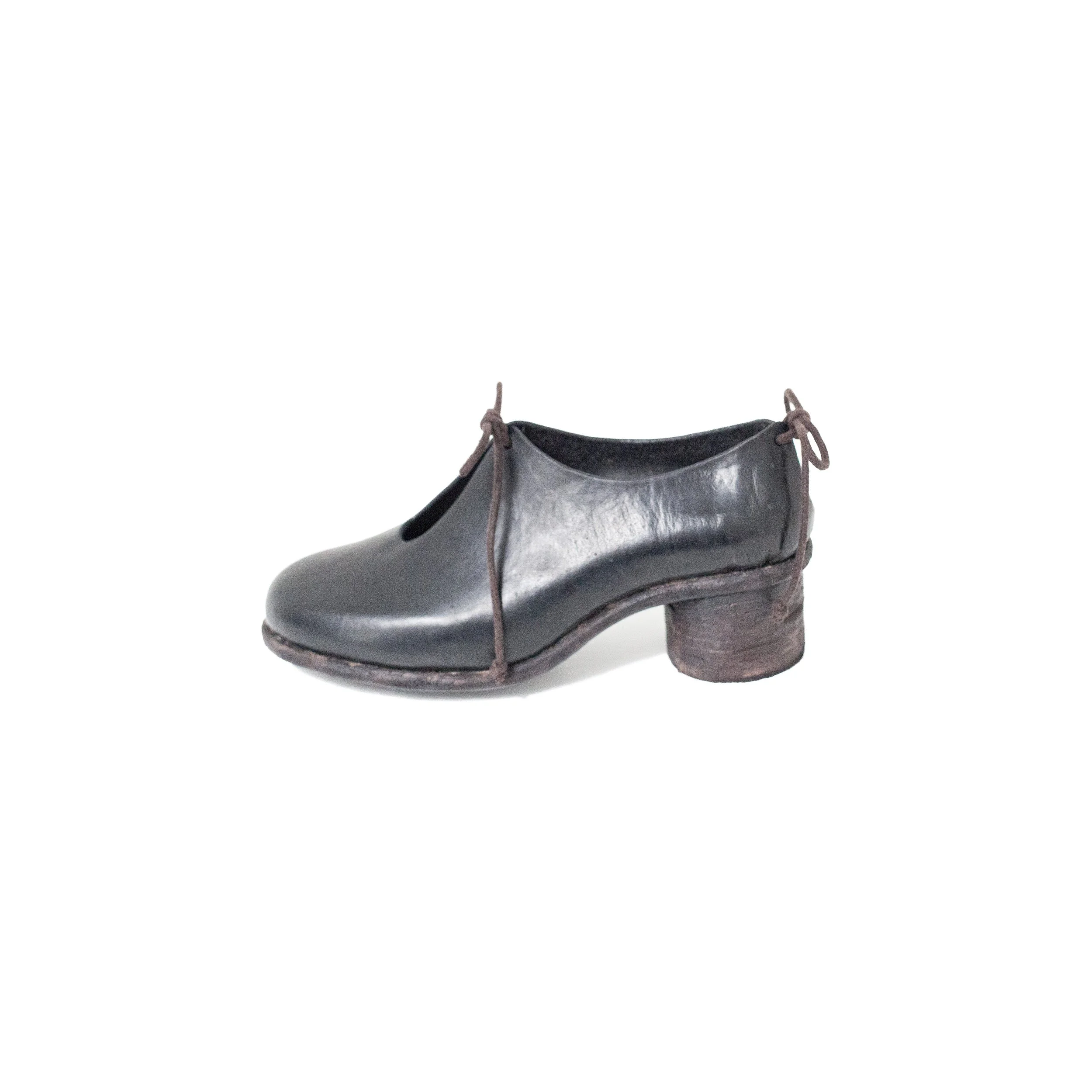 LINE 3 Wholecut shoes 002 Cowhide (Black)