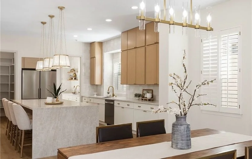 We&rsquo;ve taken this home from tired to timeless and the transformation is everything 😍
#remodel #remodeling #housegoals #homedesign #interiordesign #construction #lasvegasdesign #lasvegas