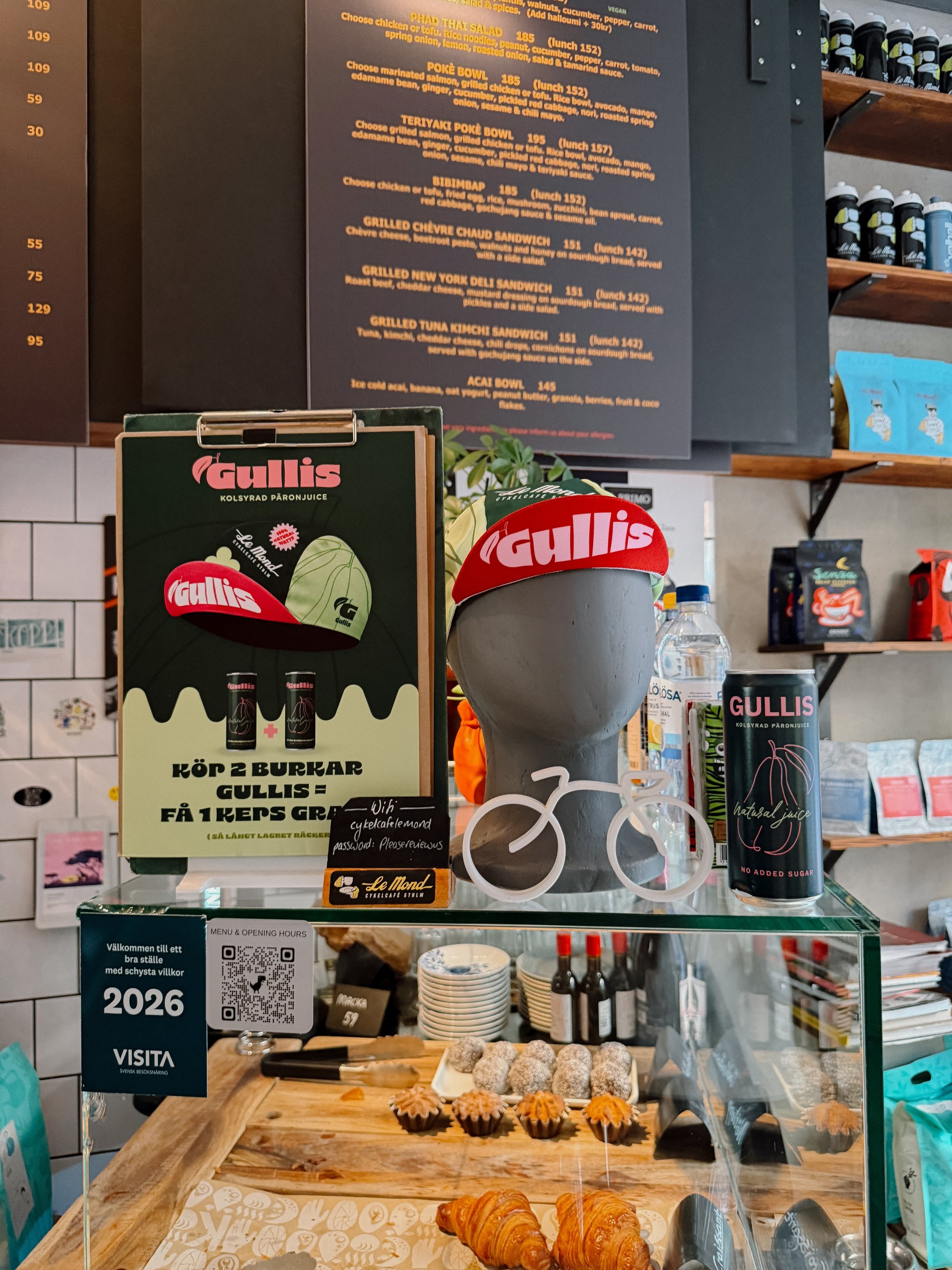 Nu har vi en limited edition @cykelcafelemond X Gullis kep! Ga till Cykelcafe LeMond och k&ouml;p 2 Gullis f&ouml;r en finn kep!