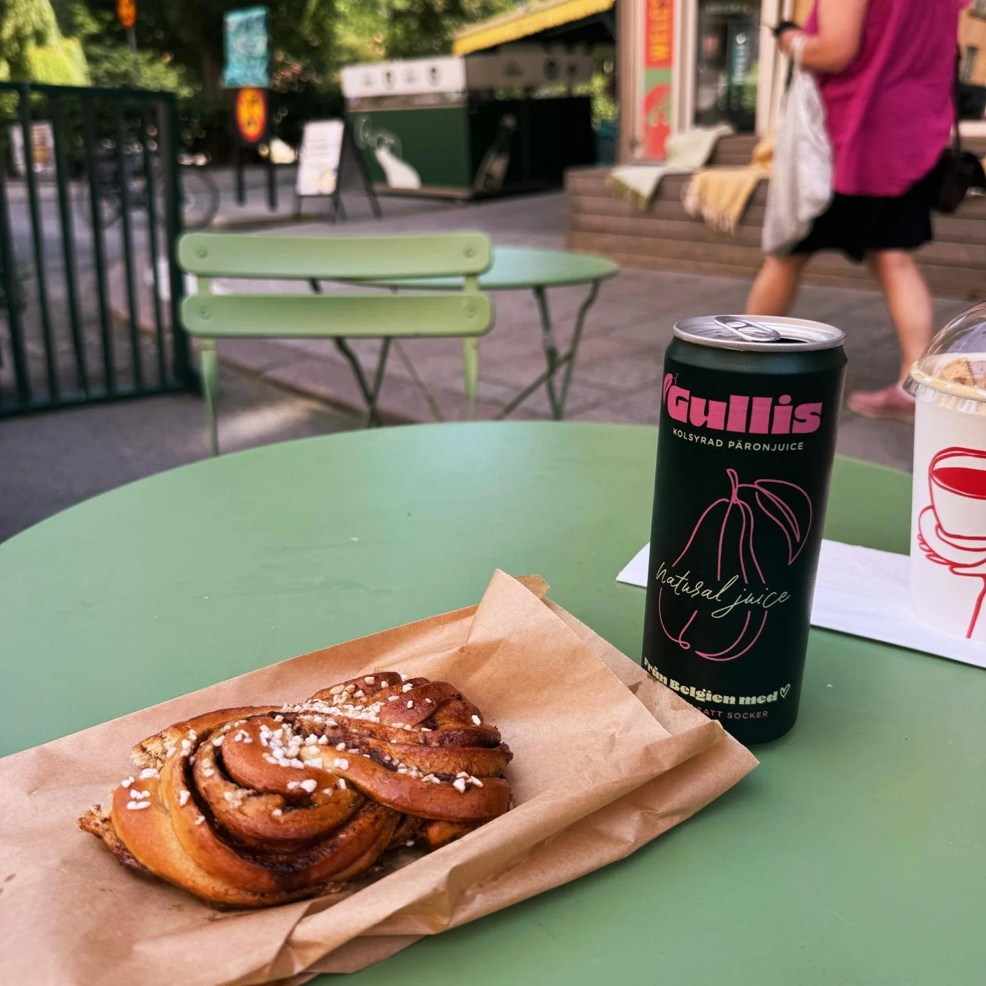 Tell me you're in Sweden without telling me you're in Sweden. Grab a fresh kanelbullar at Urban Deli with a fresh Gullis.