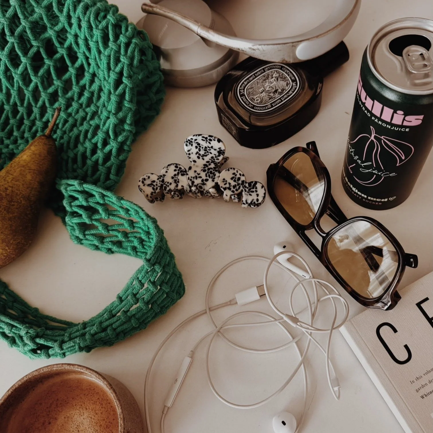 Afterwork essentials. What are yours?
- Gullis
-...

let's go

#GullisDrinks #AfterworkVibes #SummerNights #CityVibes #WeekendMood #GoldenHour #SipInStyle