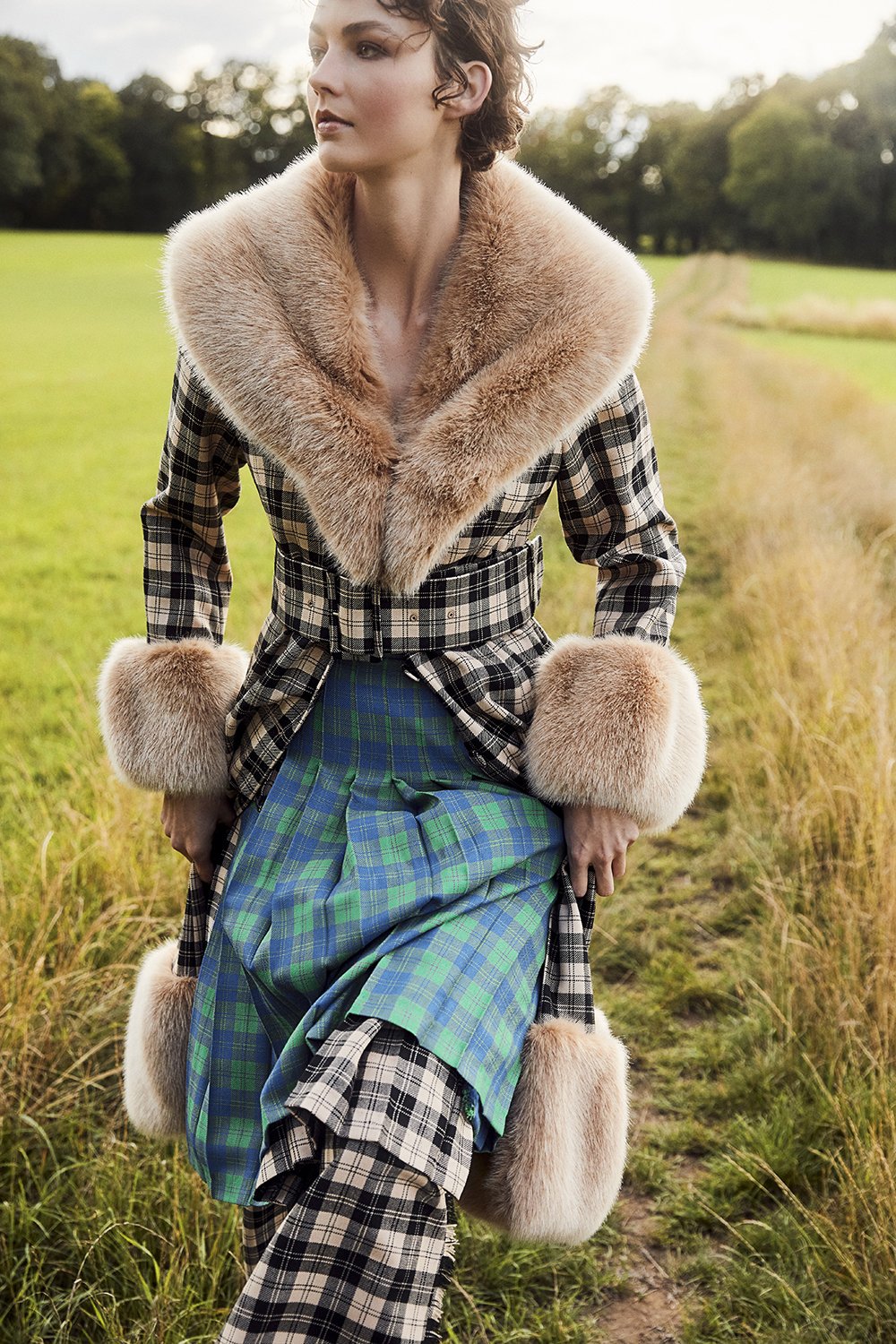 L'offciel Singapore - Edge of the World (Copy)