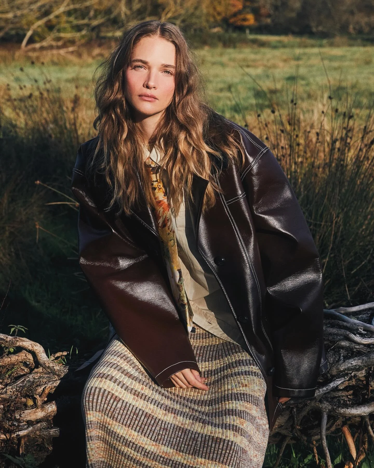 Dreaming of spring today 💭
Our story &lsquo;Spring blush&rsquo; for Mojeh 
Styled by @sophiakatyea 
Makeup by @alexreadermakeup 
Hair by @createdbyklein 
Model @barbarakovats @lindenstaub