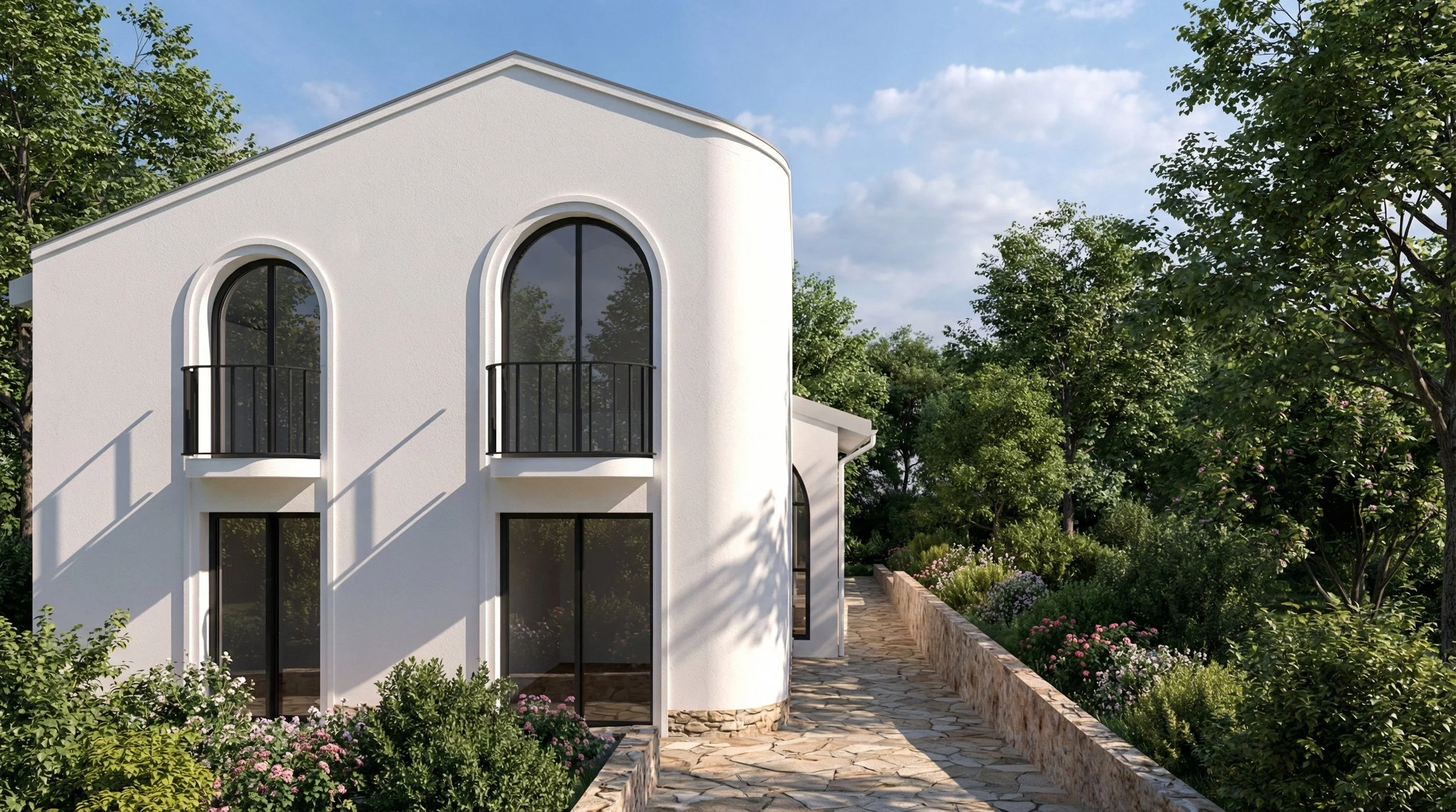 Maison moderne blanche avec fenêtres en arc et petits balcons, entourée de jardin avec arbres et fleurs, chemin en pierre.