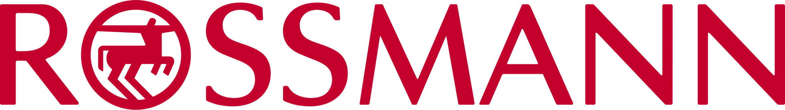 Das Bild zeigt das Logo von Rossmann, einem deutschen Drogeriemarkt. Das Logo besteht aus dem Schriftzug 'ROSSMANN' in roter Farbe, mit einem stilisierten roten Hund in einem Kreis zwischen den Buchstaben R und O.