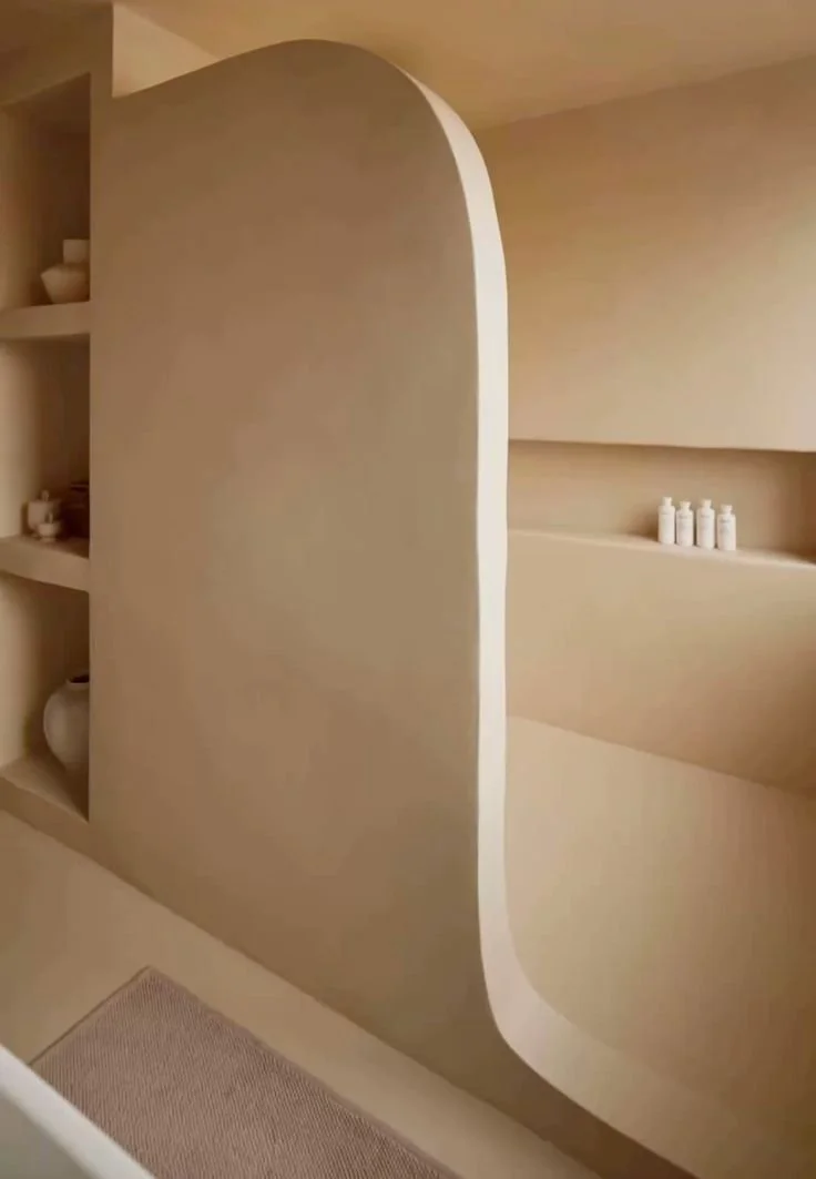 Panneau de douche sur mesure en béton cellulaire - © Pinterest