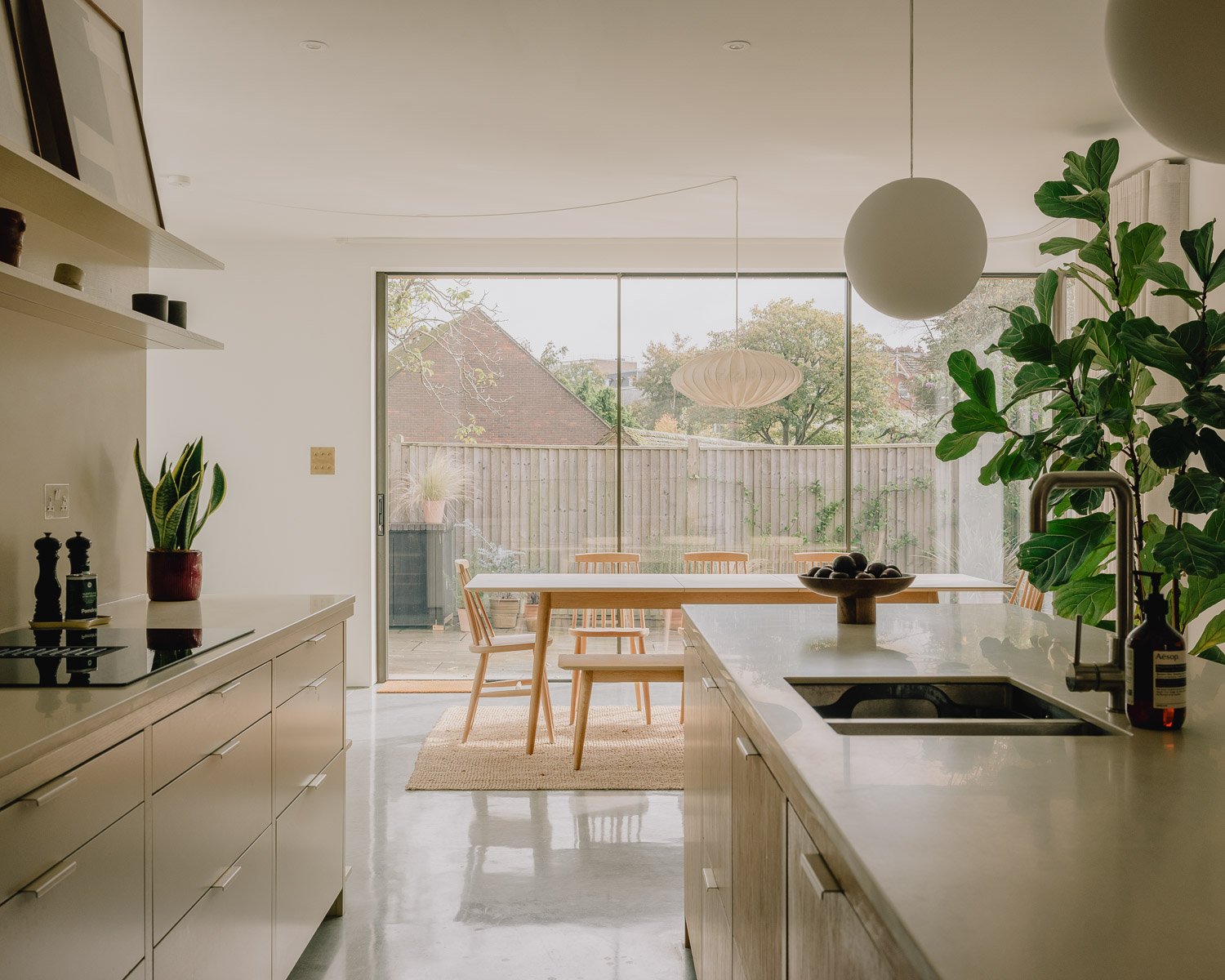 1950s Bungalow Remodel in Tunbridge Wells | Studio Ferry Interior ...