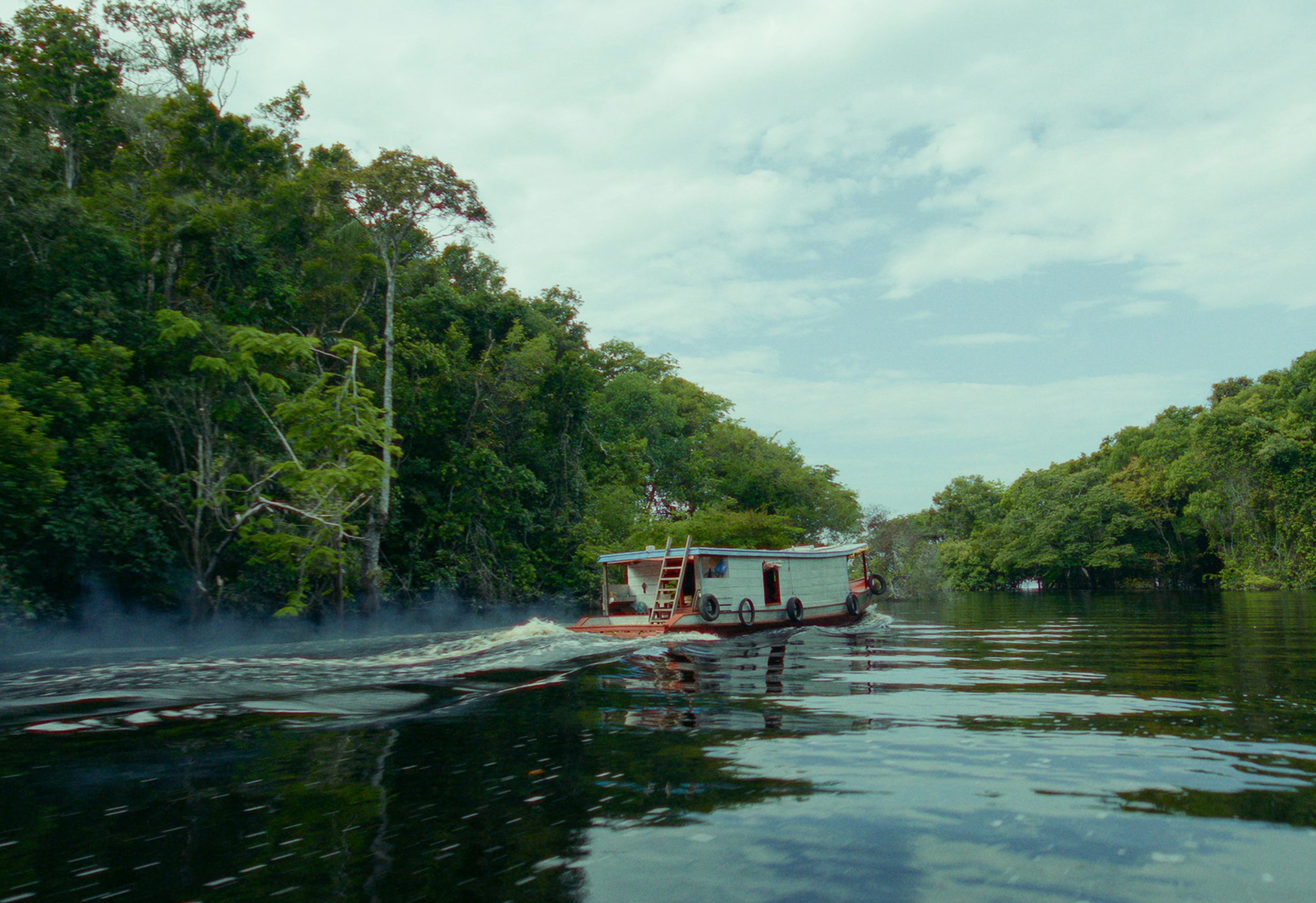 THE_BLUE_TRAIL_Still_13┬®Guillermo_Garza_Desvia.jpg