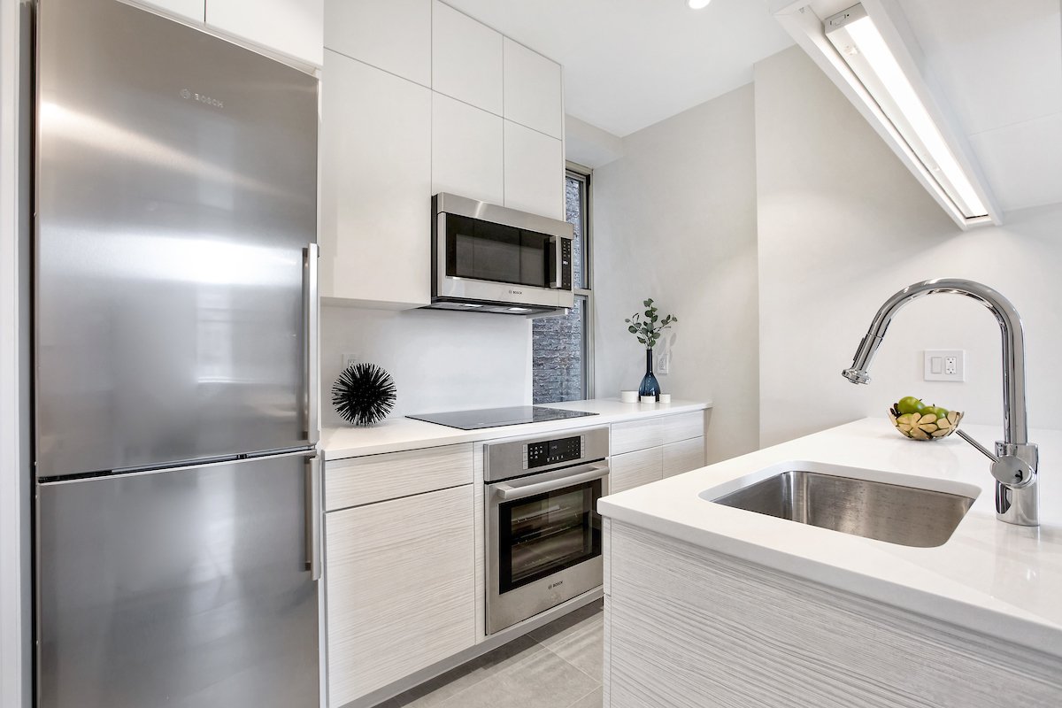 09052019_509AmsterdamAvenueApt4R_RS_kit.jpg