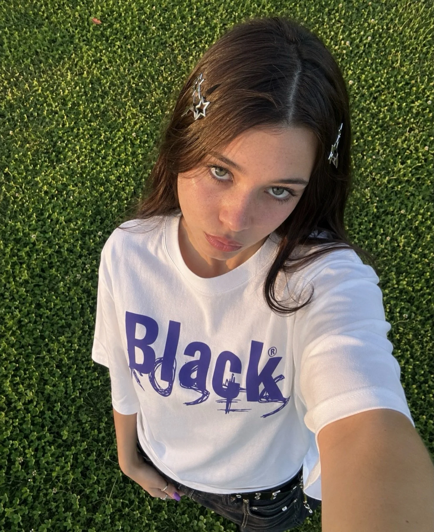 Black Roses: a style statement where simplicity meets character.