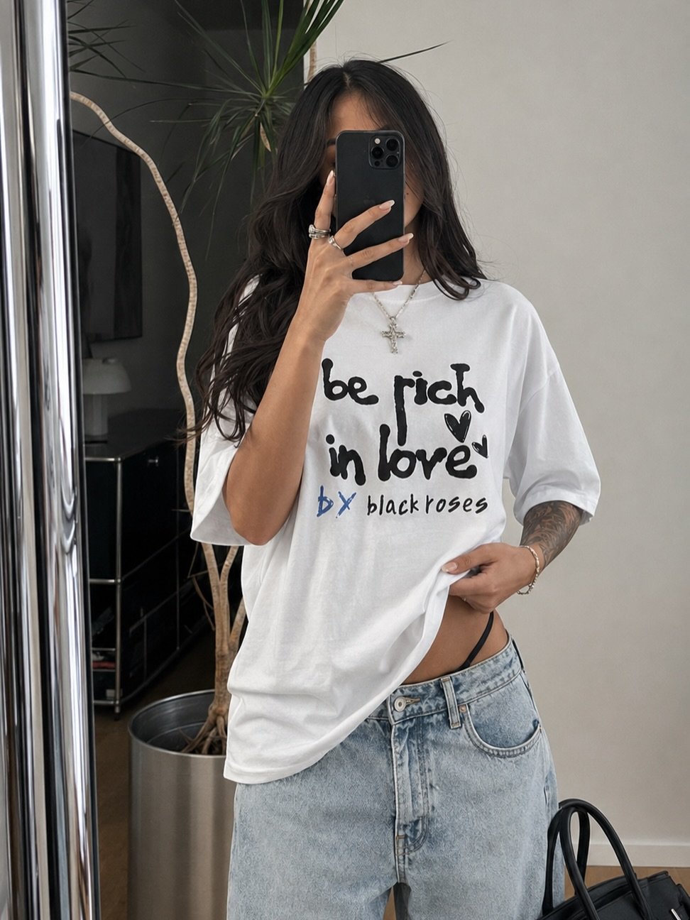 too pretty to text first💁🏻&zwj;♀️