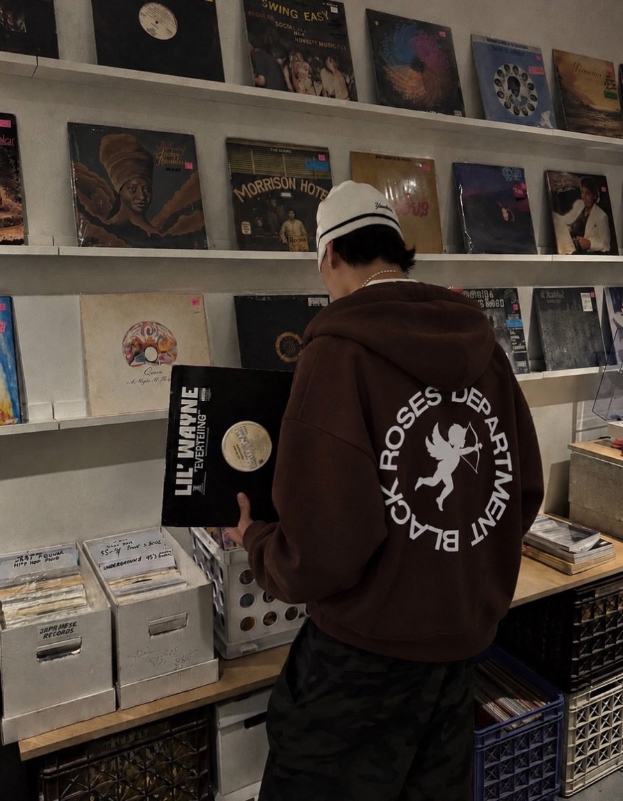 Just picking the right vibe.💿