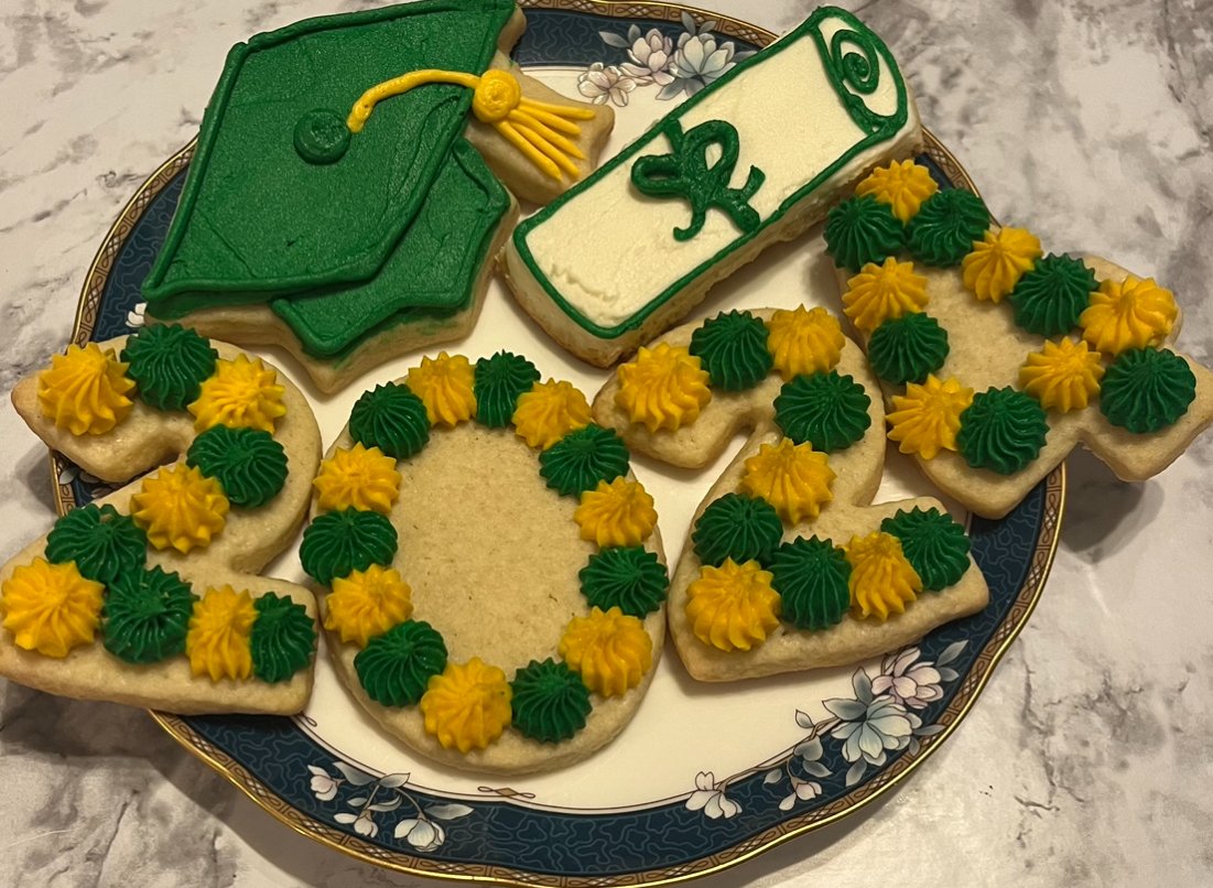 graduation 2024 cookies.jpg