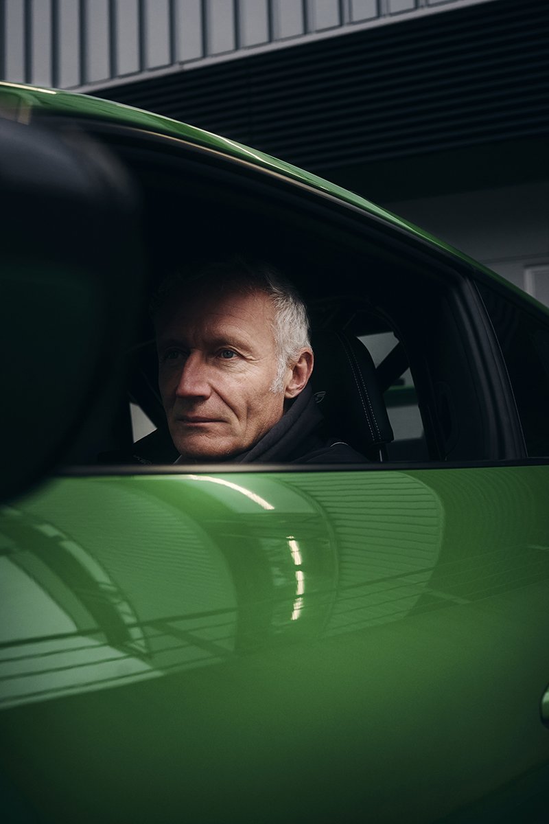 gt-porsche-preuninger-andreas-911-designer-green-machine-vehicle-transportation-people.jpg