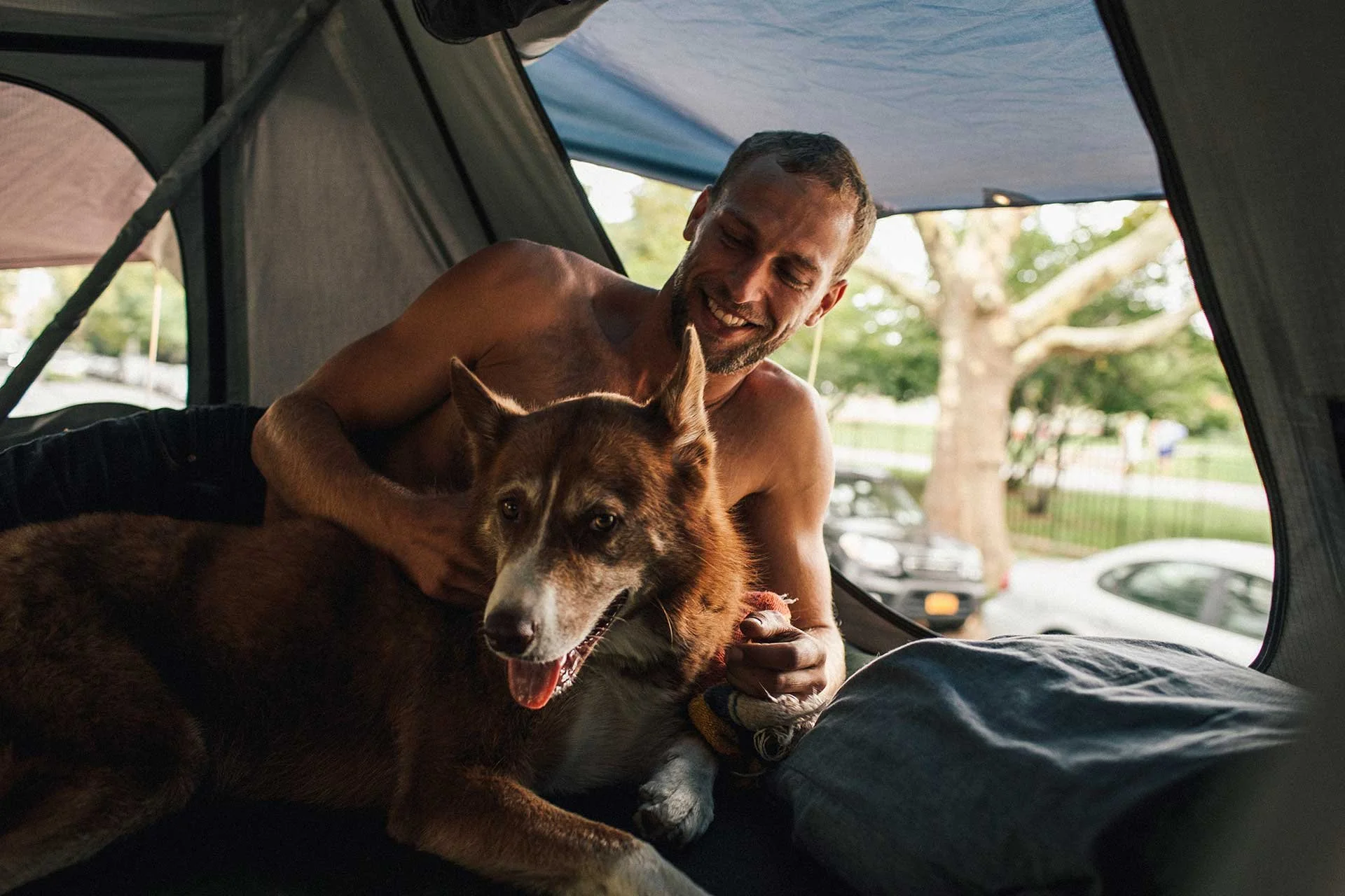 people-fotograf-lifestyle-vanlife-dog-friends-rooftent.jpg