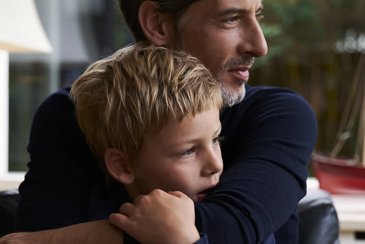 vater-sohn-familie-eltern-kind-staatsministerium-lifestyle-reportage-people-fotografin.jpg