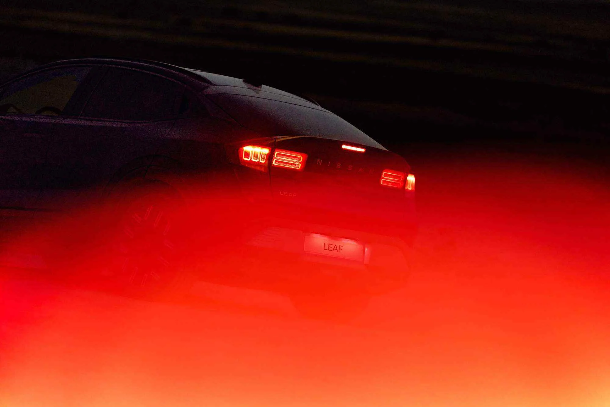 NISSAN-LEAF_05_NIGHT_02056_sRGB_WEB.jpg