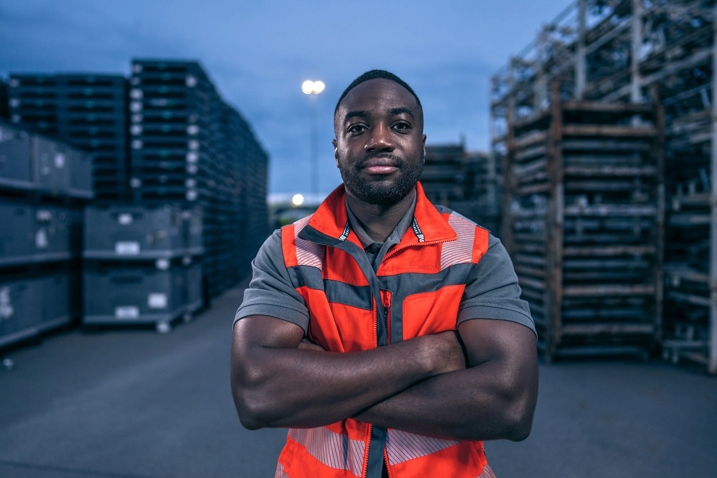 TG_campaign_keyvisual_portrait_logistics_traffic_area_oth_01_CI25.jpg