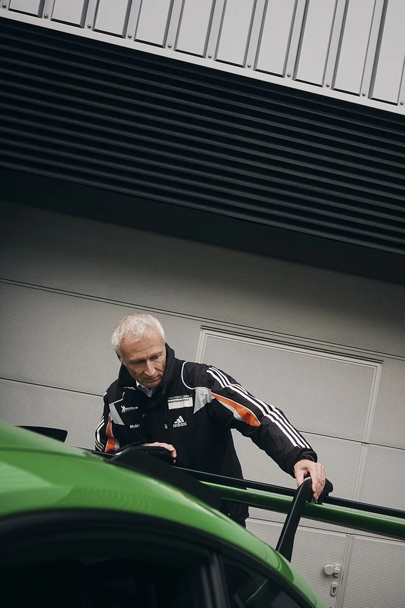 green-machine-design-produkt-gt3rs-porsche-fahrzeug-deutschland-germany-preuninger-reportage-people.jpg