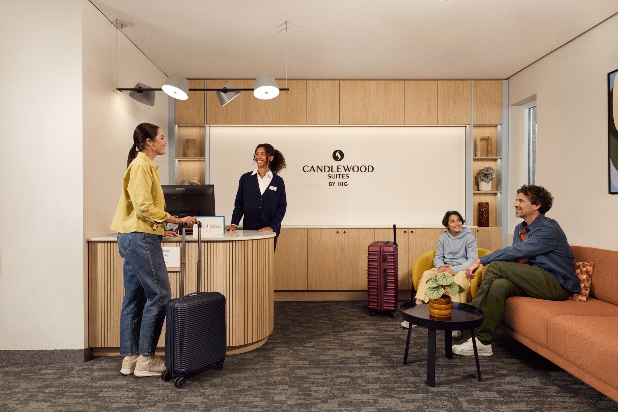 FrontDesk_b_0657.jpg
