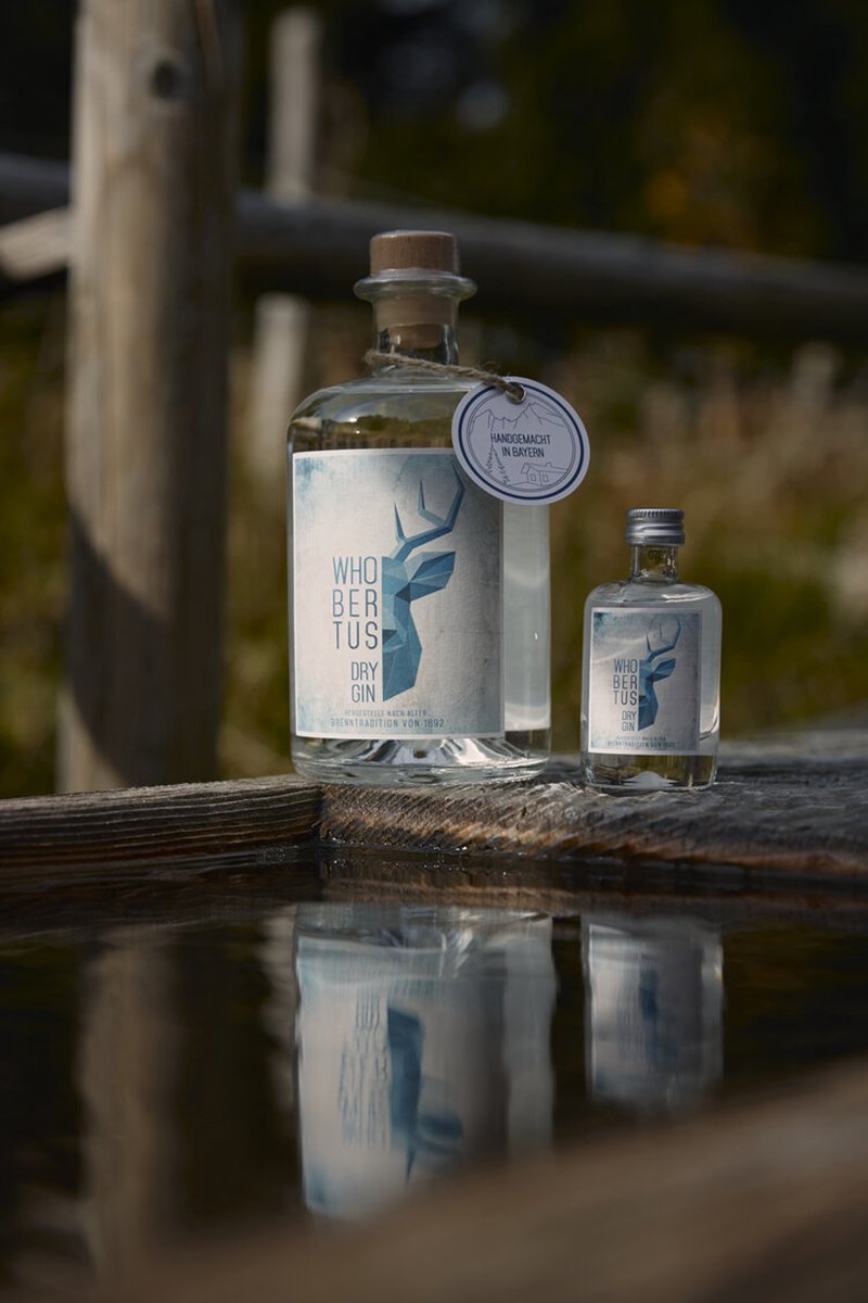 whobertus-gin-enzian-meisterwurz-wacholder-spirituose-cocktail-handwerk-bayern-tradition-bergbrenner-irlinger.jpg