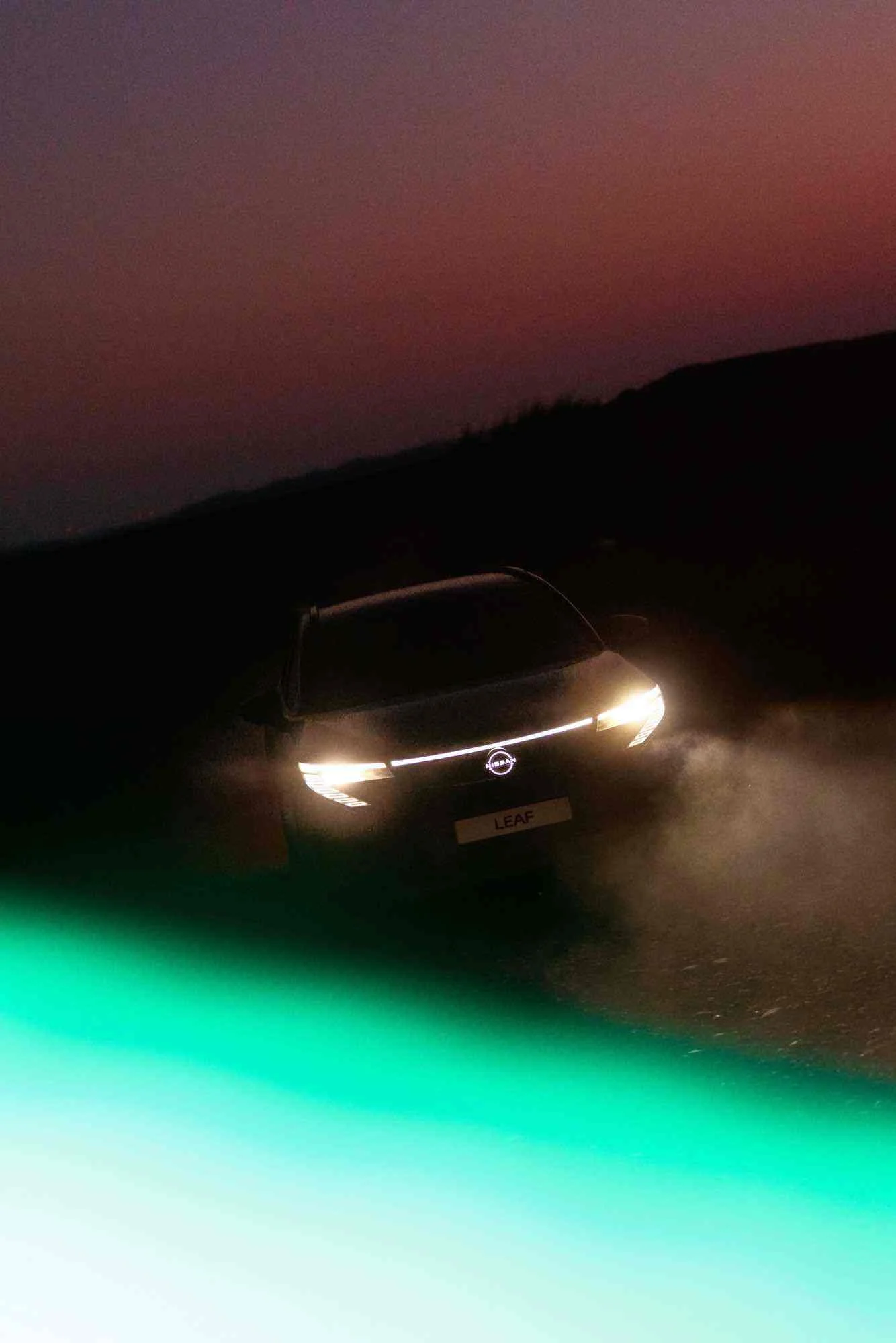 NISSAN-LEAF_05_NIGHT_02308_sRGB_WEB.jpg
