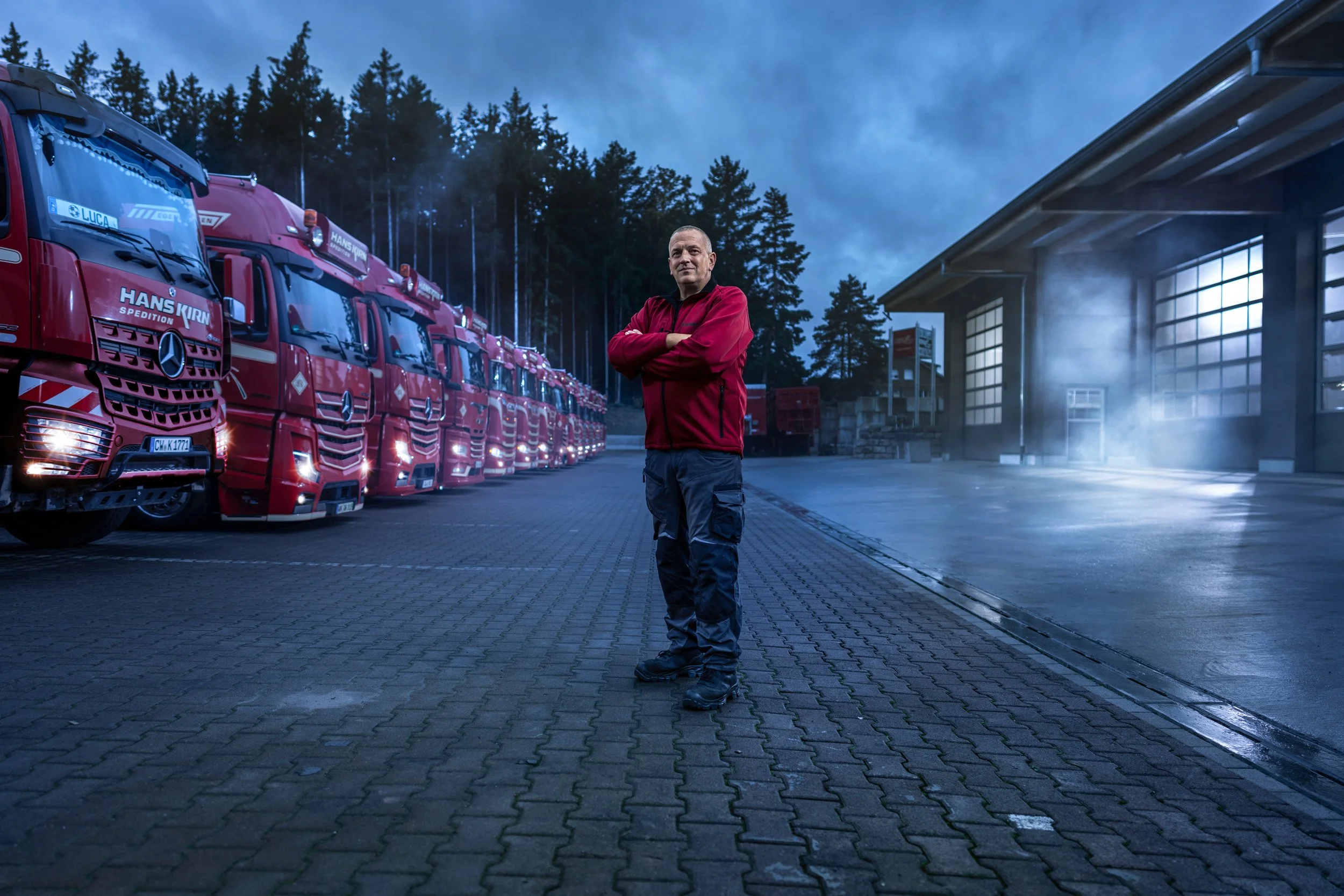 TG_campaign_keyvisual_portrait_logistics_fleet_oth_02_CI25.jpg