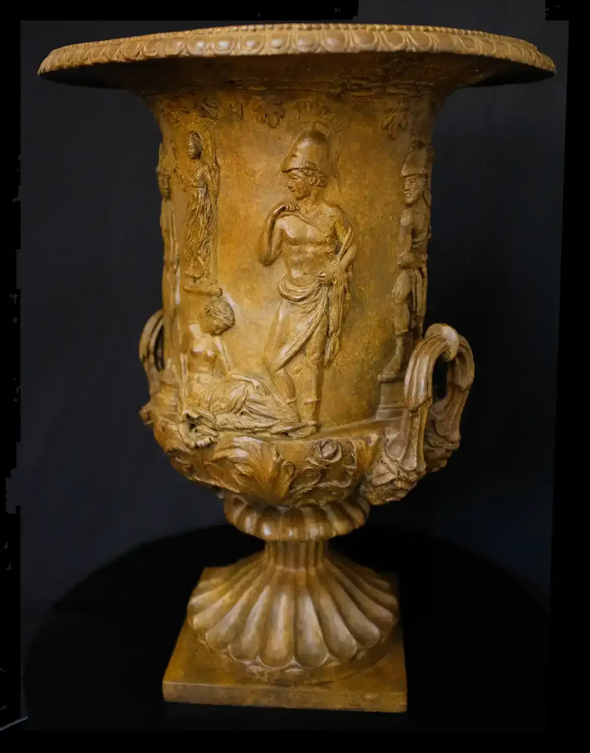 Medici Vase I, 2021 (Patinated bronze, 63 x 48cm)