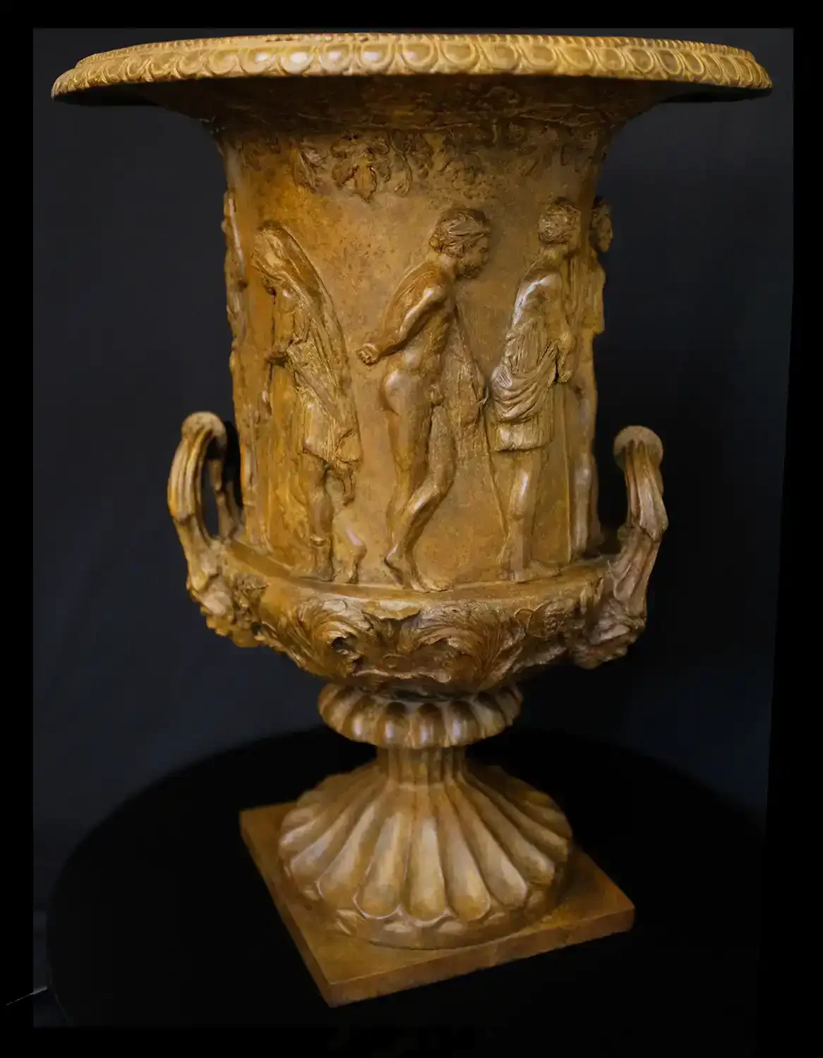 Medici Vase I, 2021 (Patinated bronze, 63 x 48cm)